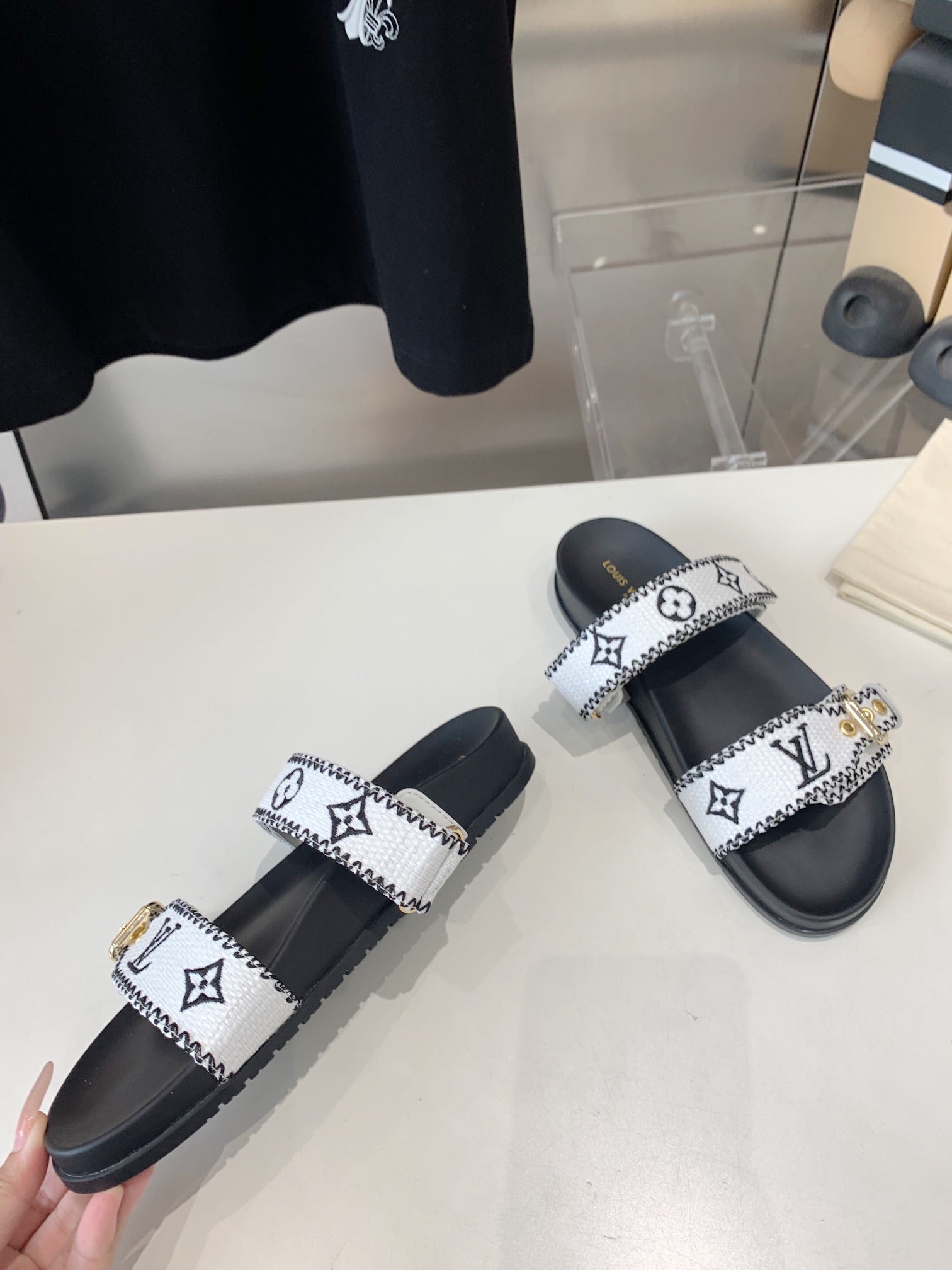 LV WOMEN SUNSET DAD SANDAL IN WHITE MIX BLACK MONOGRAM FABRIC MULE