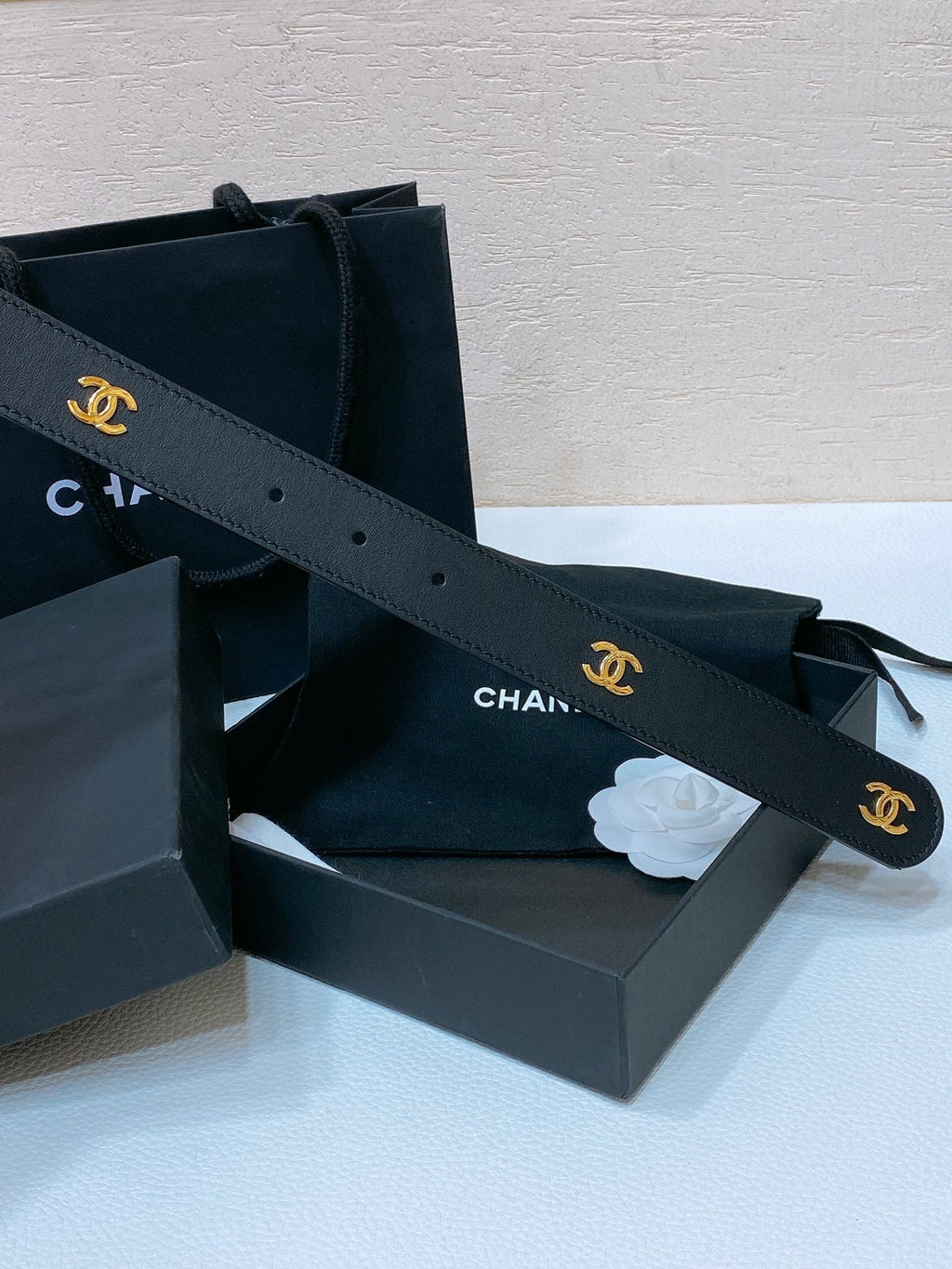 CC BELT 30MM IN BLACK SMOOTH CALFSKIN GOLD MIX BLACK HARDWARE