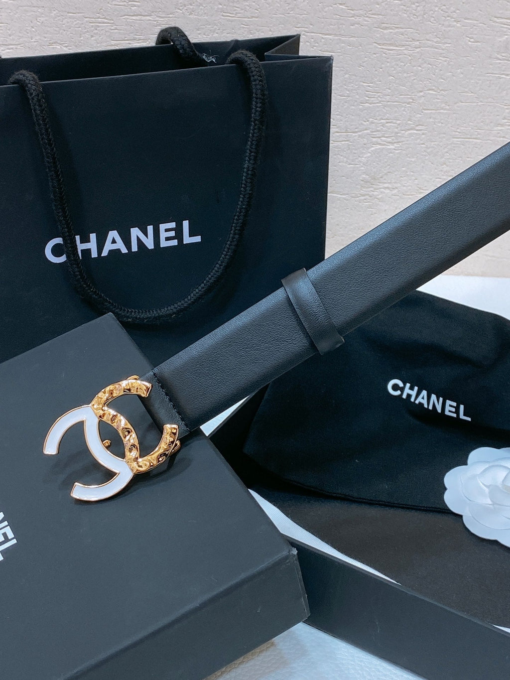 CC BELT 30MM IN BLACK SMOOTH CALFSKIN GOLD MIX WHITE METAL LOGO