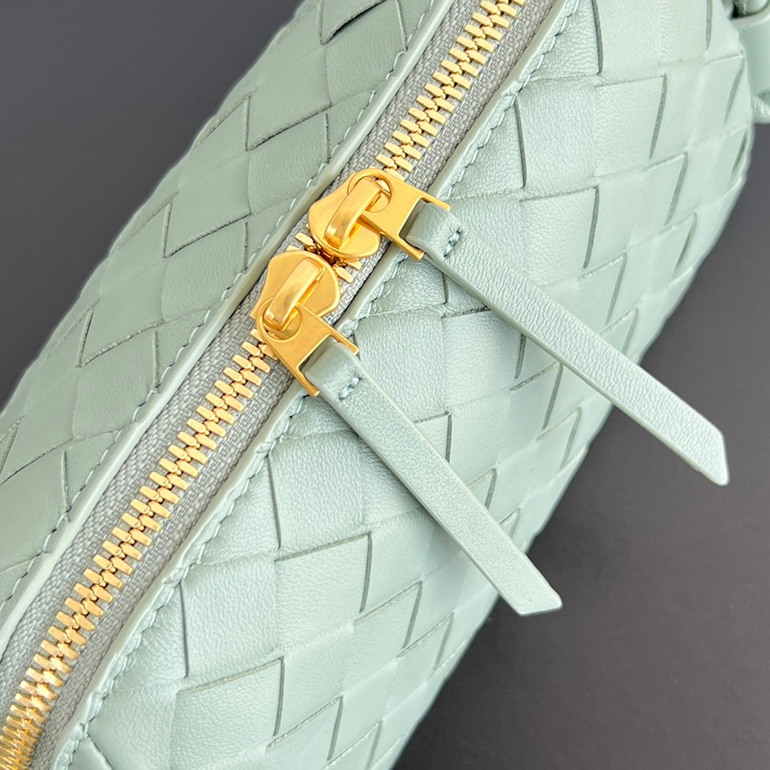 CONCERT POUCH 18 IN OPAL LAMBSKIN