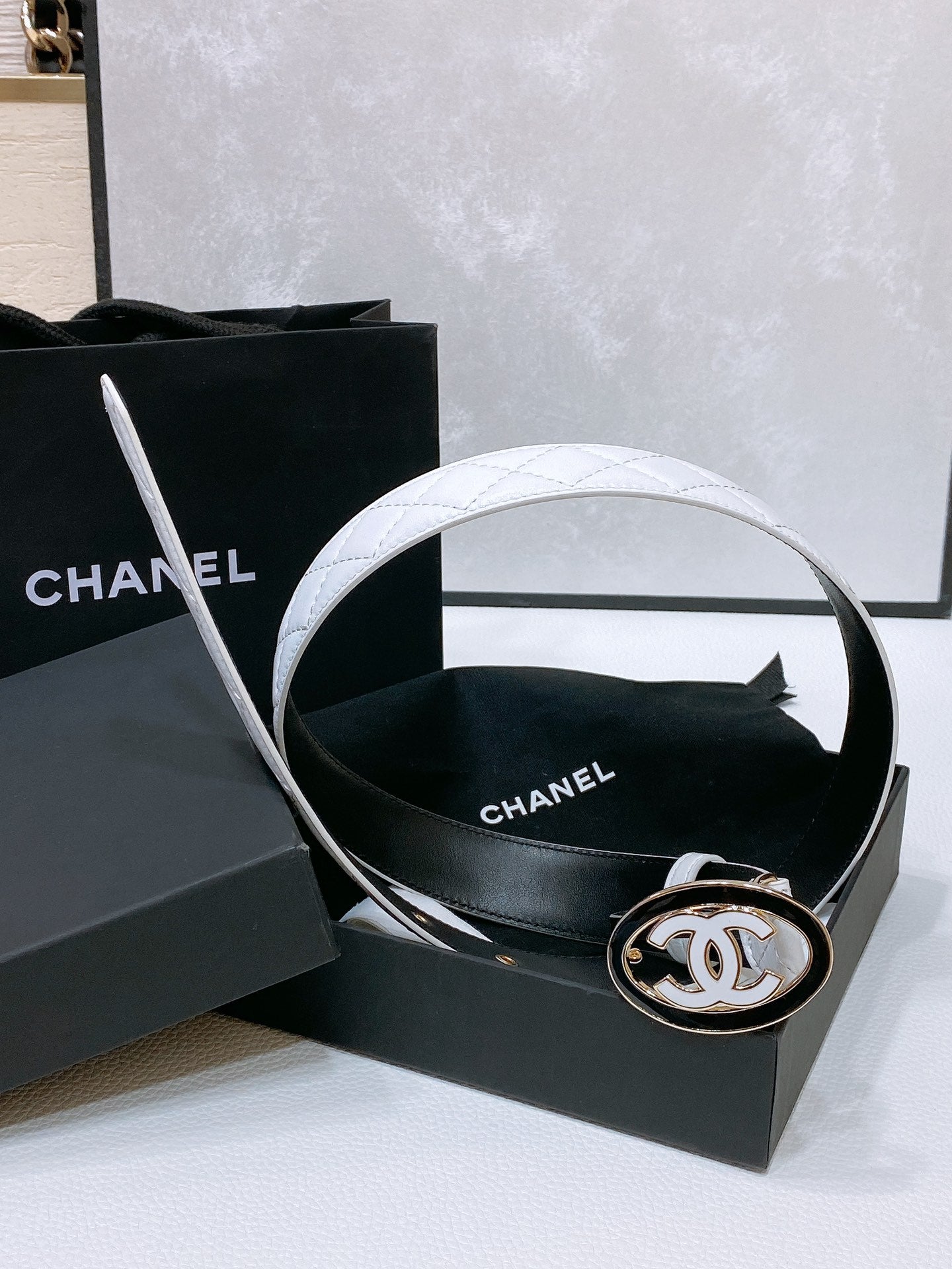 CC 30MM BELT IN WHITE EMBROIDERED CALFSKIN WHITE MIX BLACK METAL LOGO GOLD HARDWARE