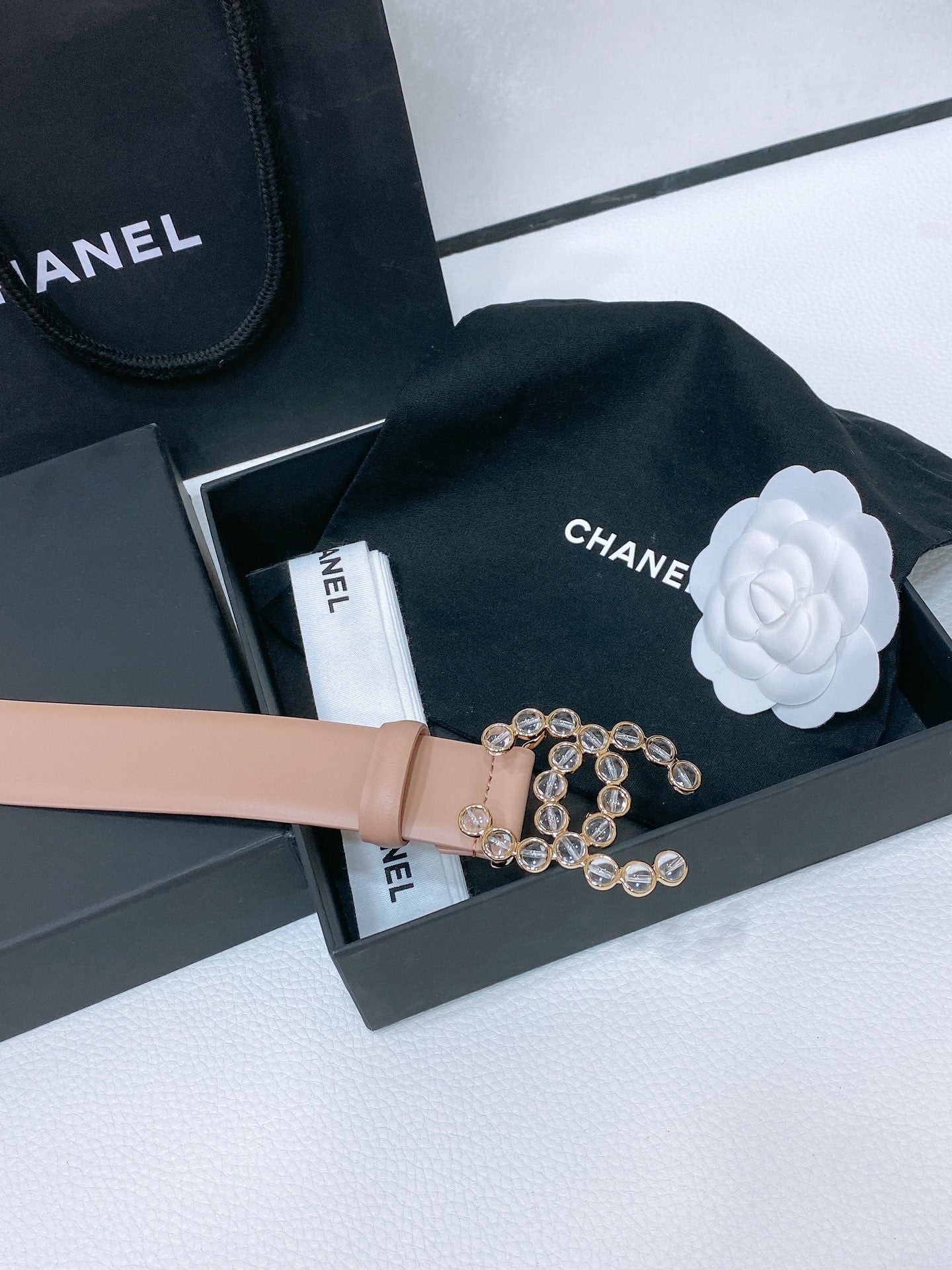 CC BELT 30 MM IN ALMOND BEIGE CALFSKIN PEARL LOGO WITH GOLD HARDWARE