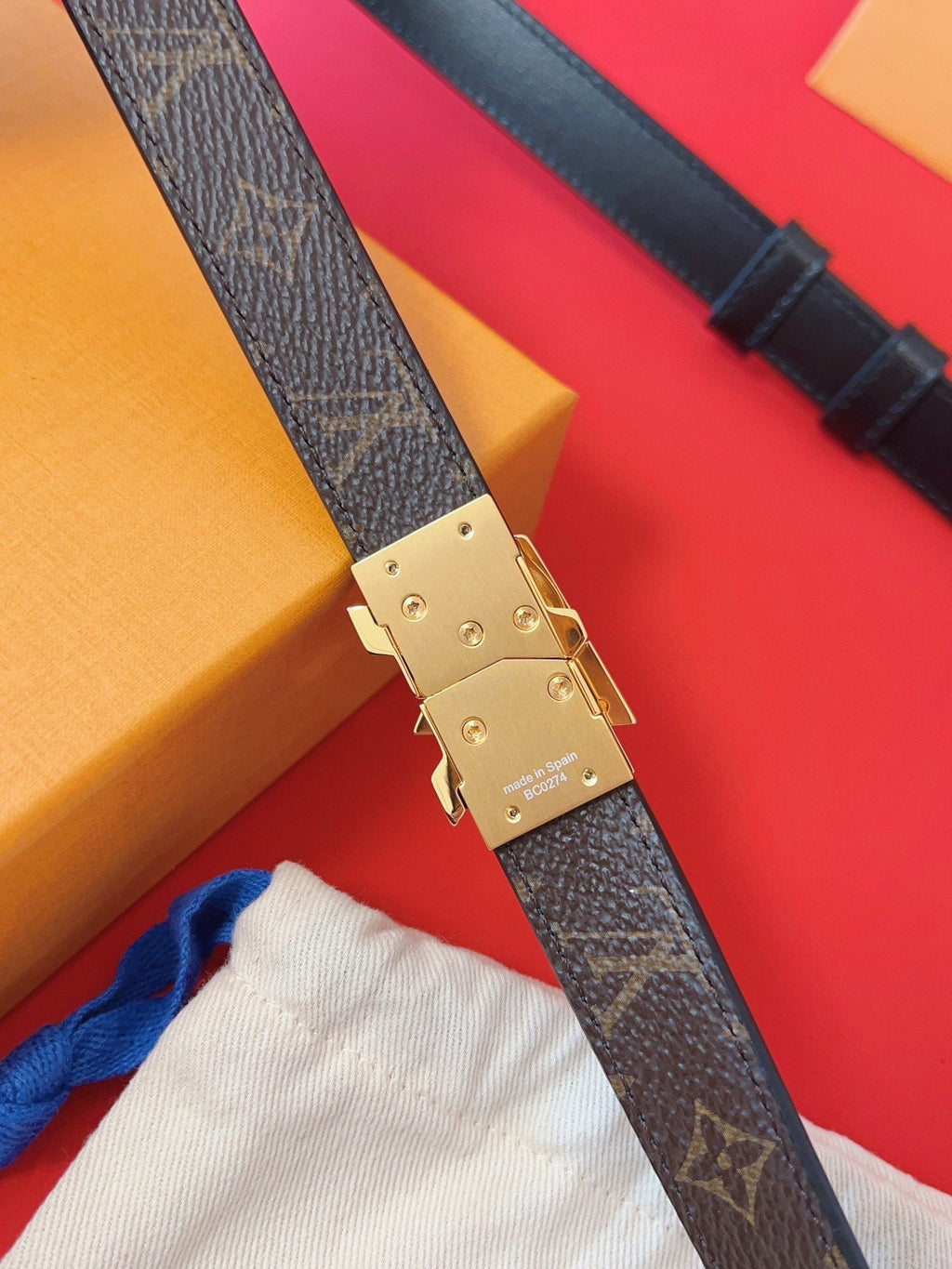 LV GO-14 20MM BELT IN BLACK CALFSKIN GOLD HARDWARE