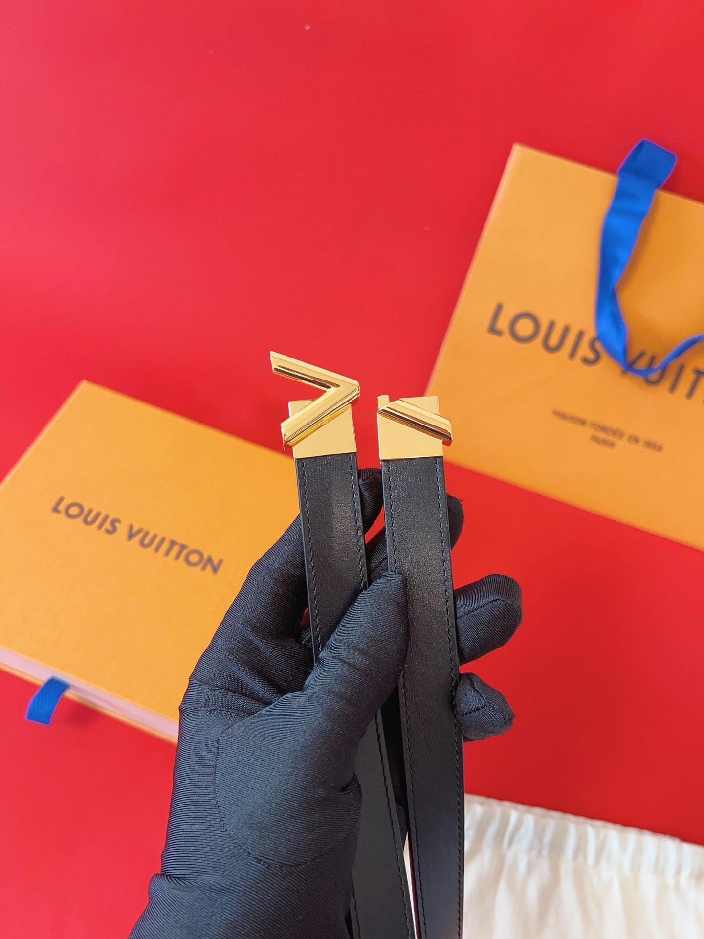 LV GO-14 20MM BELT IN BLACK CALFSKIN GOLD HARDWARE