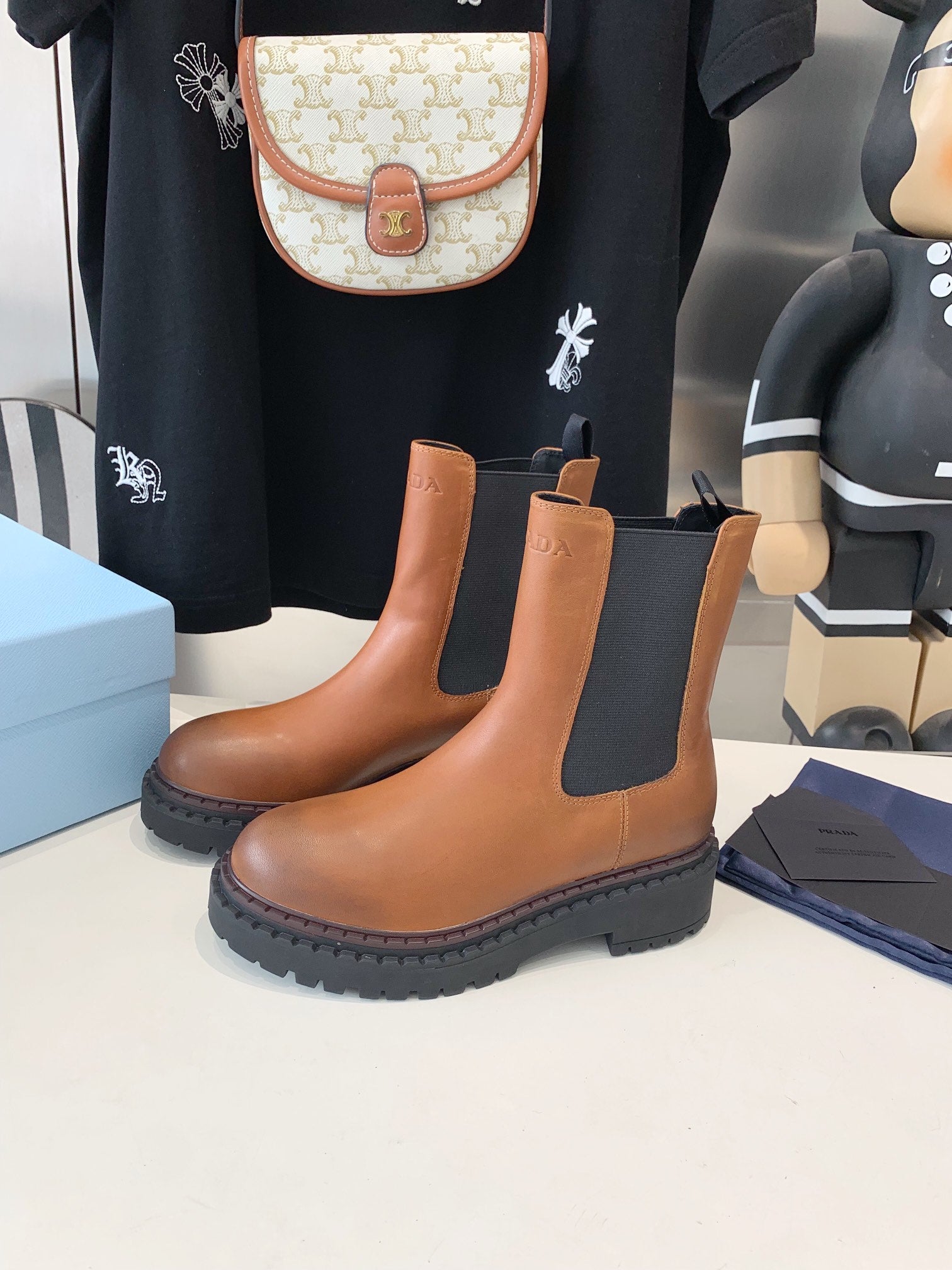 ANKLE BOOTS IN CINNAMON BROWN CALFSKIN