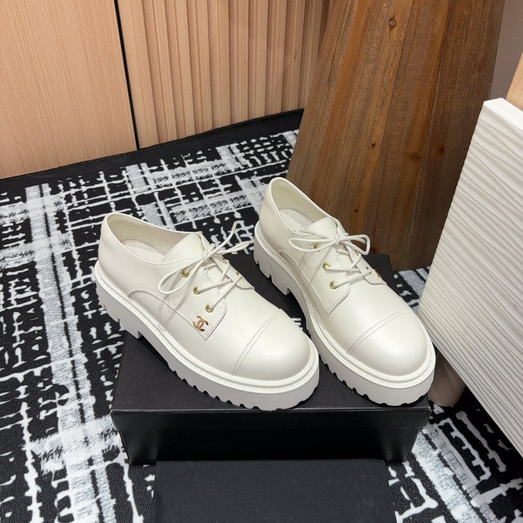 CC OXFORD SHOES IN WHITE CALFSKIN