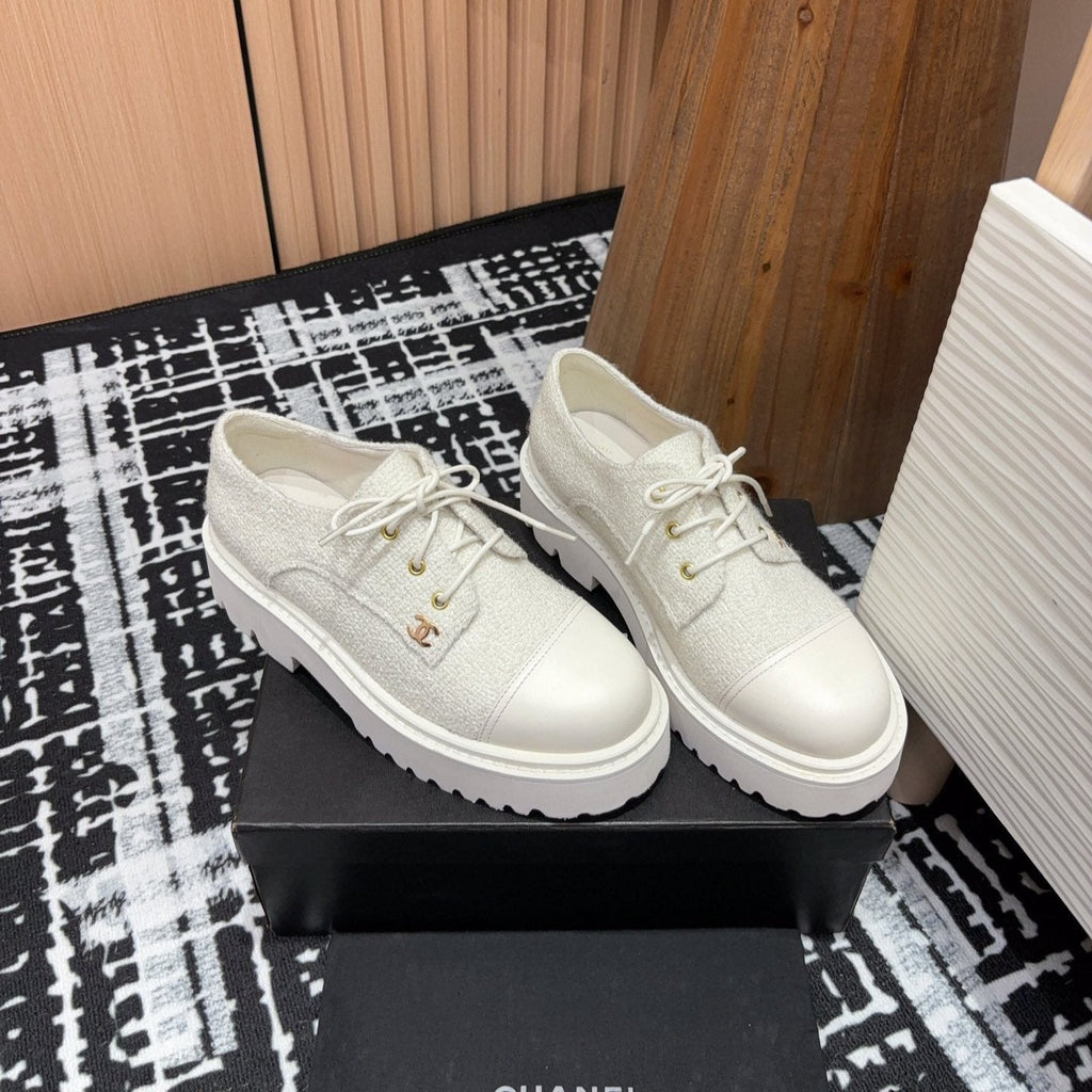 CC OXFORD SHOES IN WHITE TWEED AND CALFSKIN