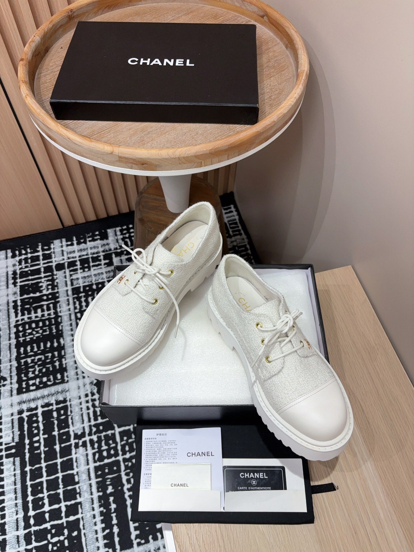 CC OXFORD SHOES IN WHITE TWEED AND CALFSKIN