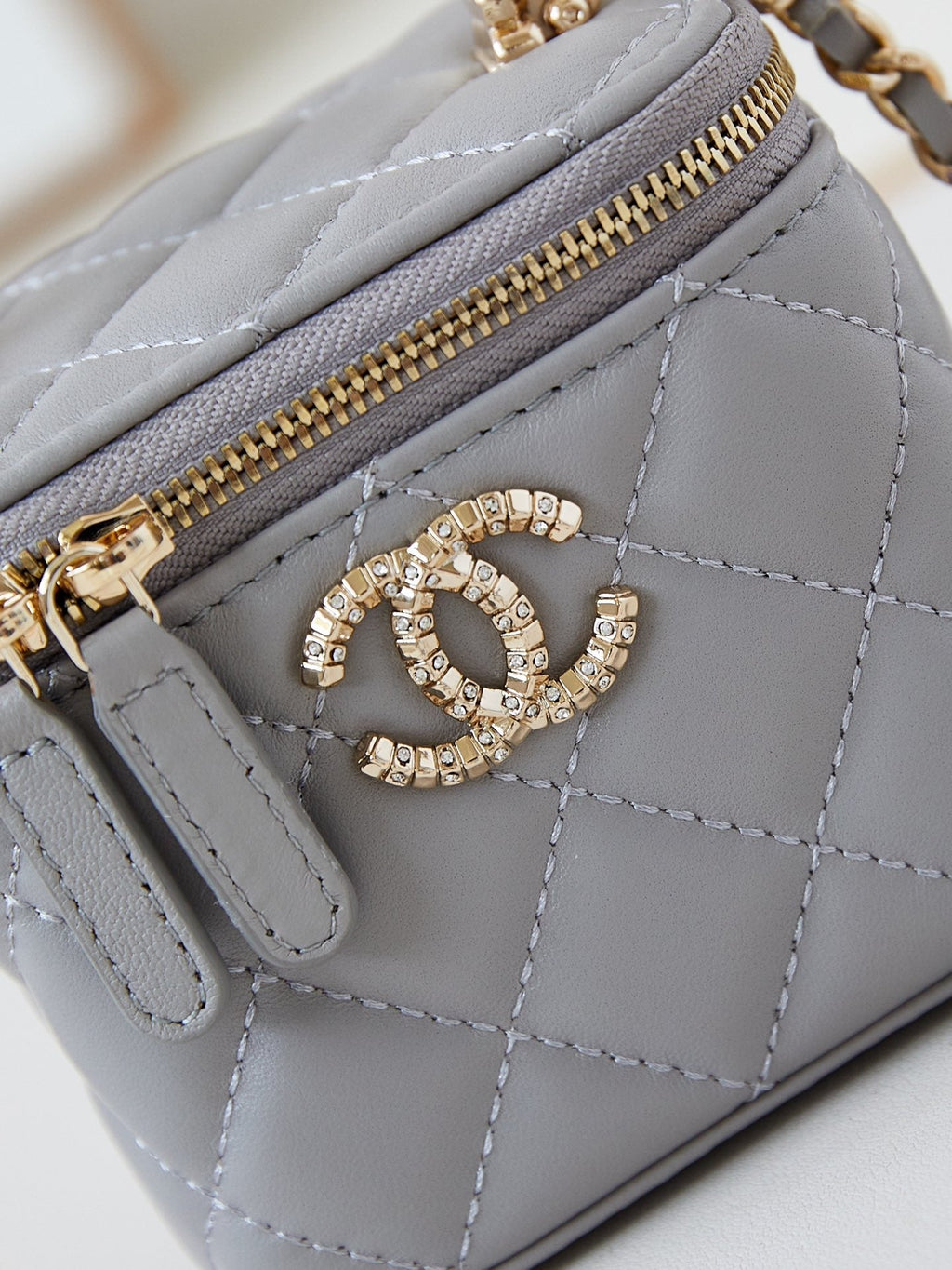 CHANEL 25S MINI VANITY BAG 11 CM IN GREY LAMBSKIN WITH CRYSTAL-EMBELLISHED CC LOGO