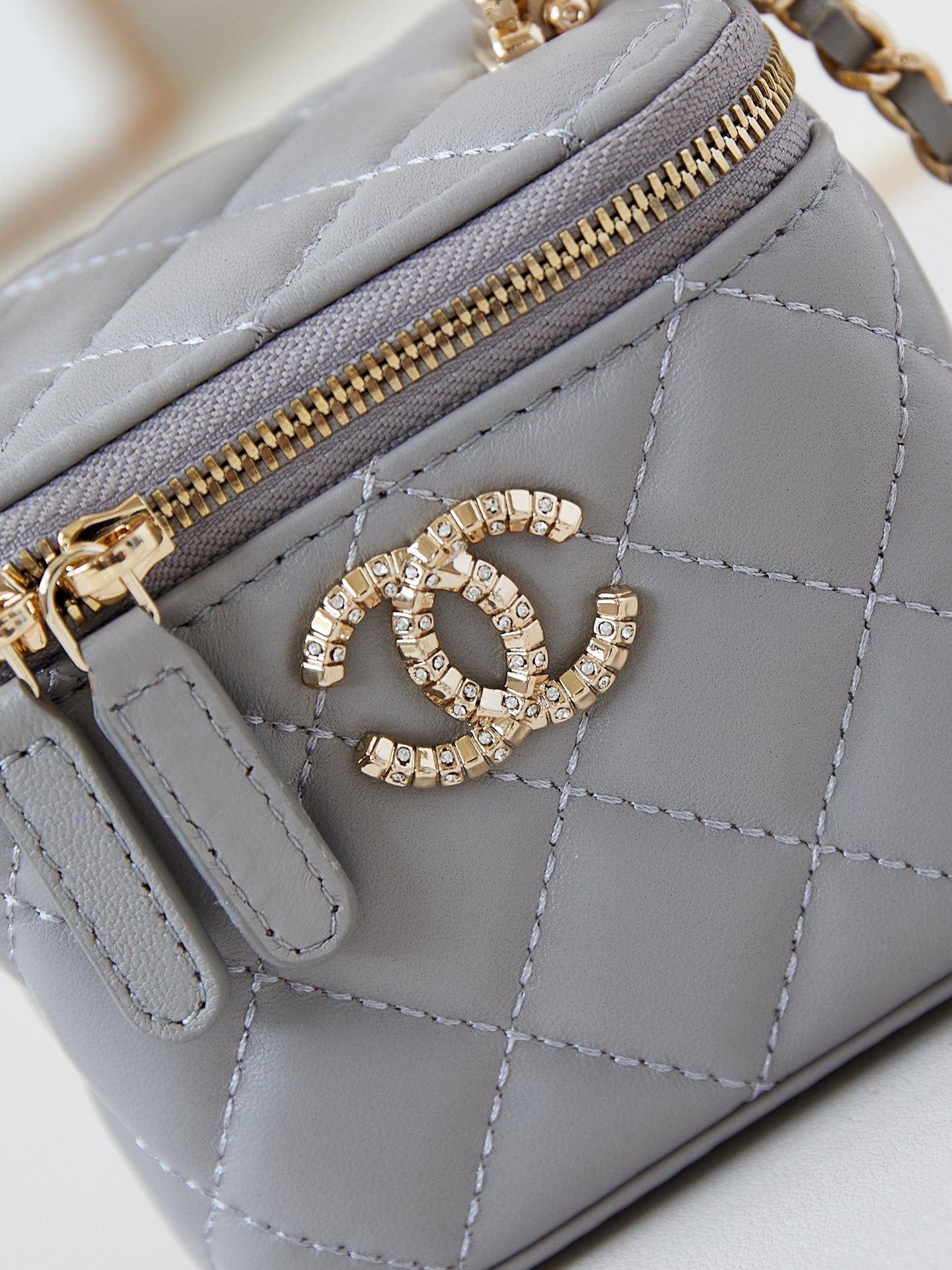CHANEL 25S MINI VANITY BAG 11 CM IN GREY LAMBSKIN WITH CRYSTAL-EMBELLISHED CC LOGO