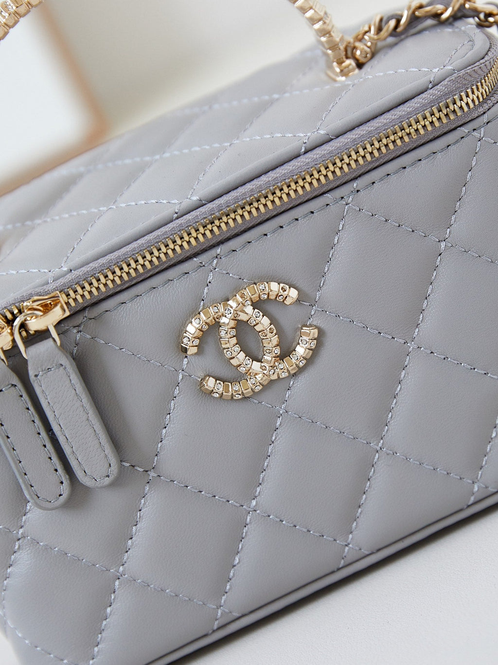 CHANEL 25S MINI VANITY BAG 16 CM IN GREY LAMBSKIN WITH CRYSTAL-EMBELLISHED CC LOGO