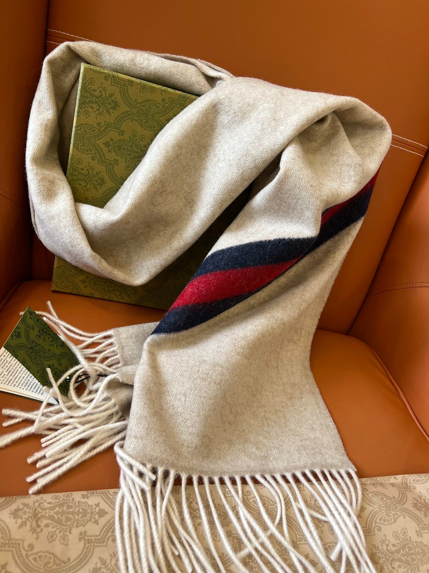 GUCCI 25S SCARF 190 IN WOOL 636370