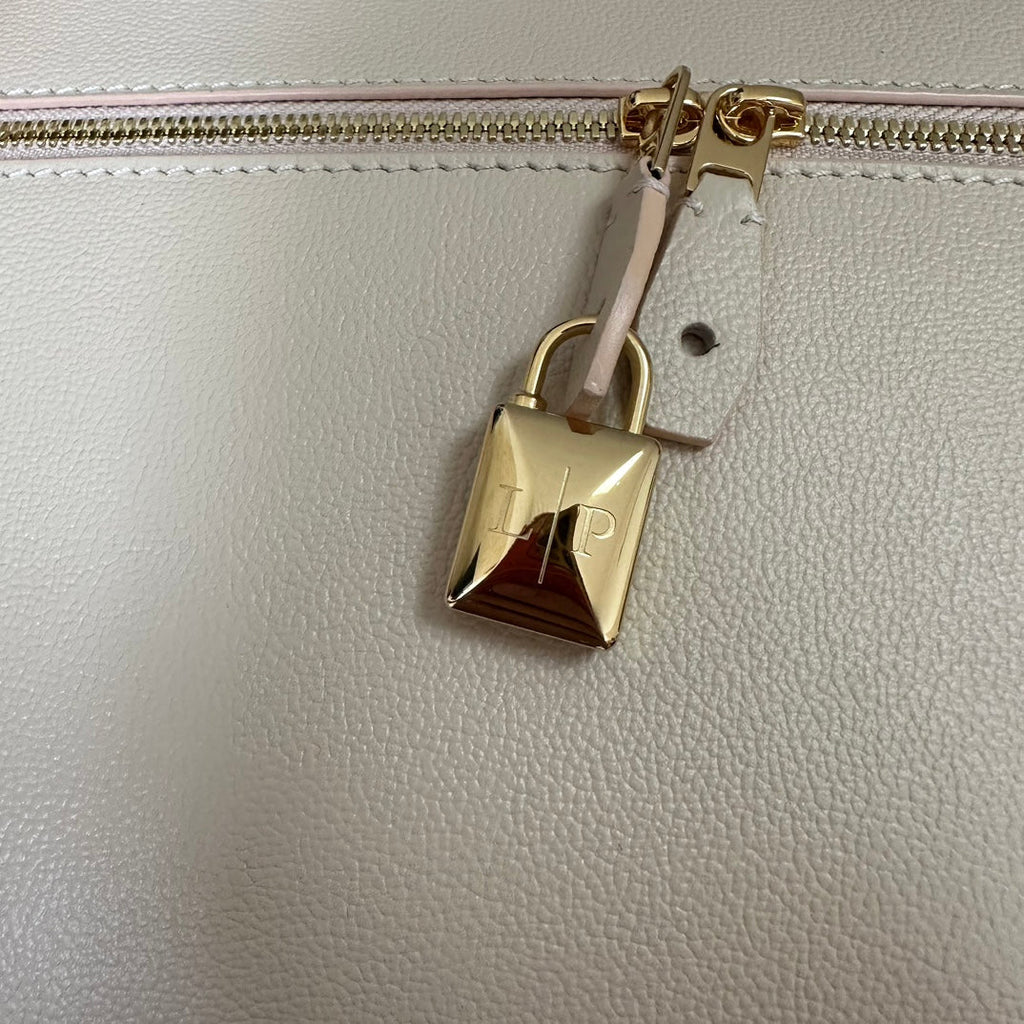 EXTRA BAG L27 IN LIGHT PINK SMOOTH CALFSKIN WITH GOLD HARDWARE