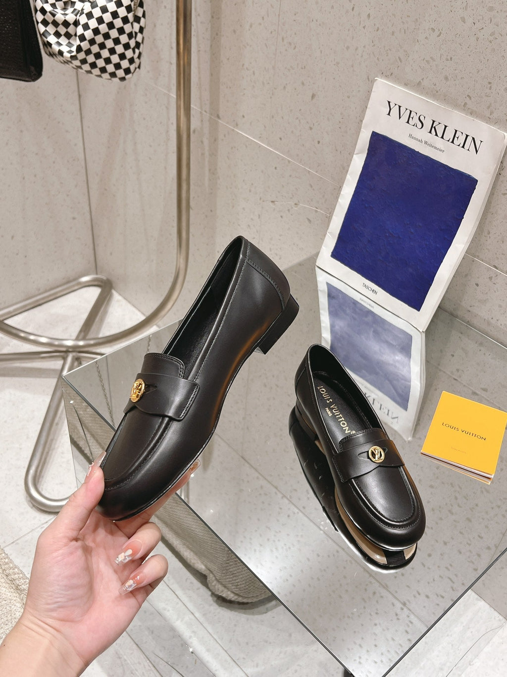 SOHO FLAT LOAFER IN BLACK CALFSKIN