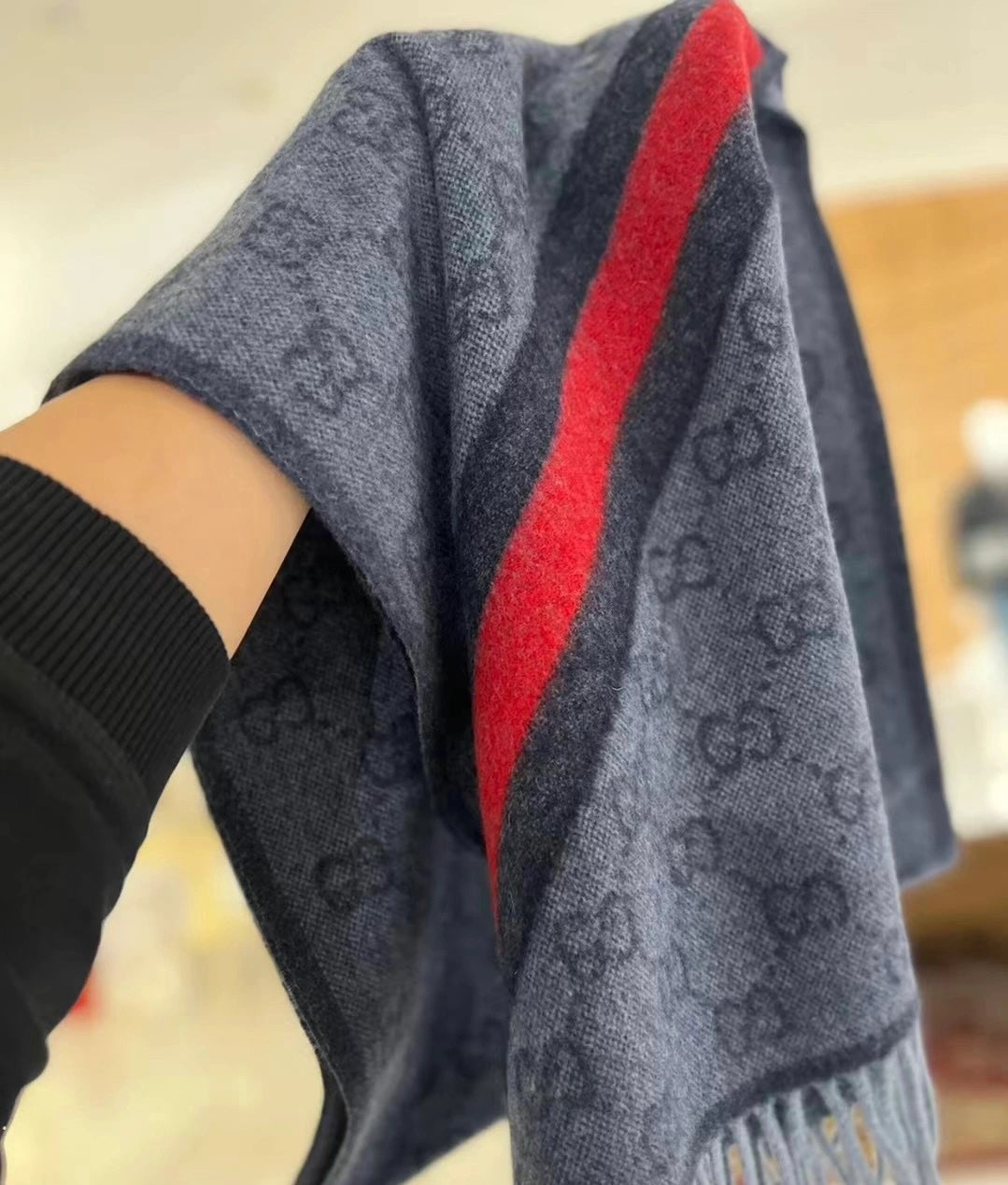 GUCCI 25S SCARF 190 IN WOOL 636372