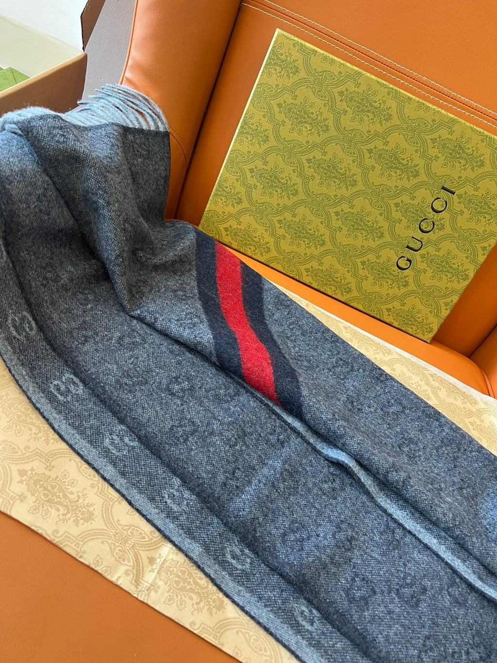 GUCCI 25S SCARF 190 IN WOOL 636372