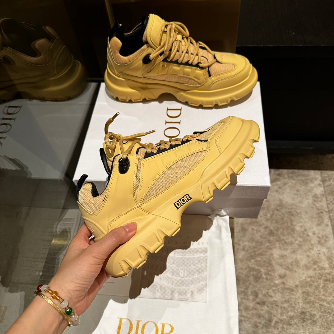 C'EST SNEAKER IN CLASSIC YELLOW CALFSKIN AND BREATHABLE MESH