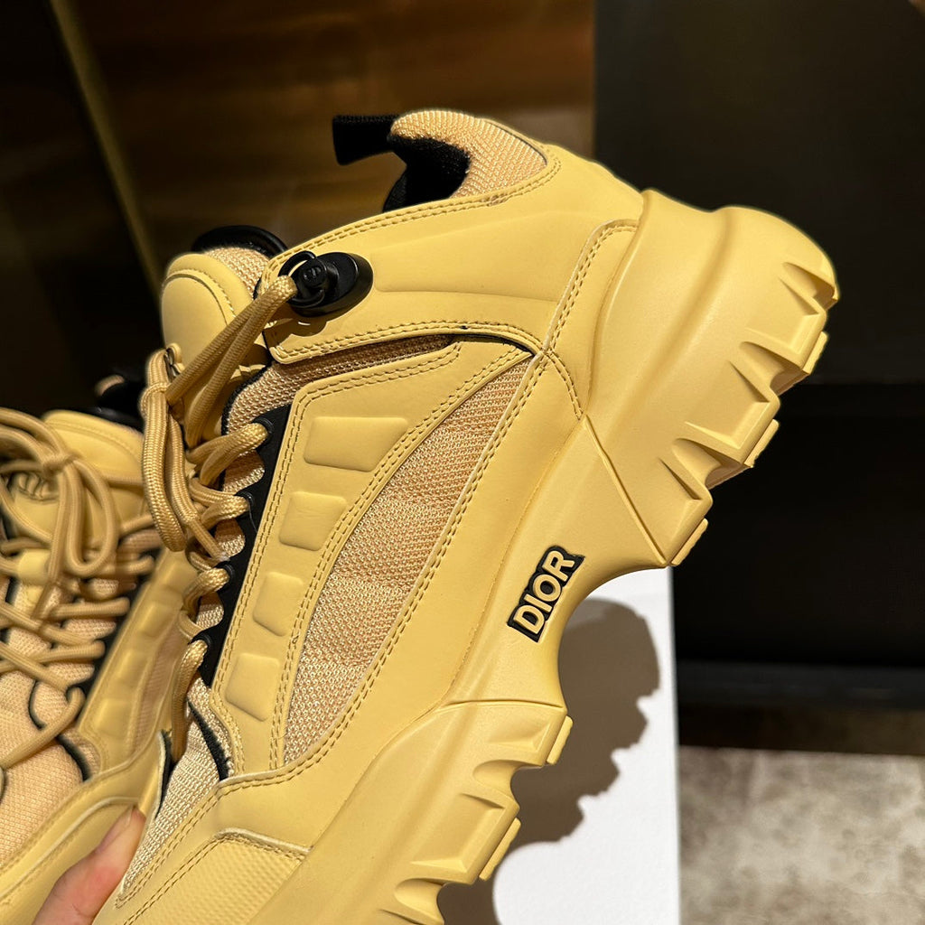 C'EST SNEAKER IN CLASSIC YELLOW CALFSKIN AND BREATHABLE MESH