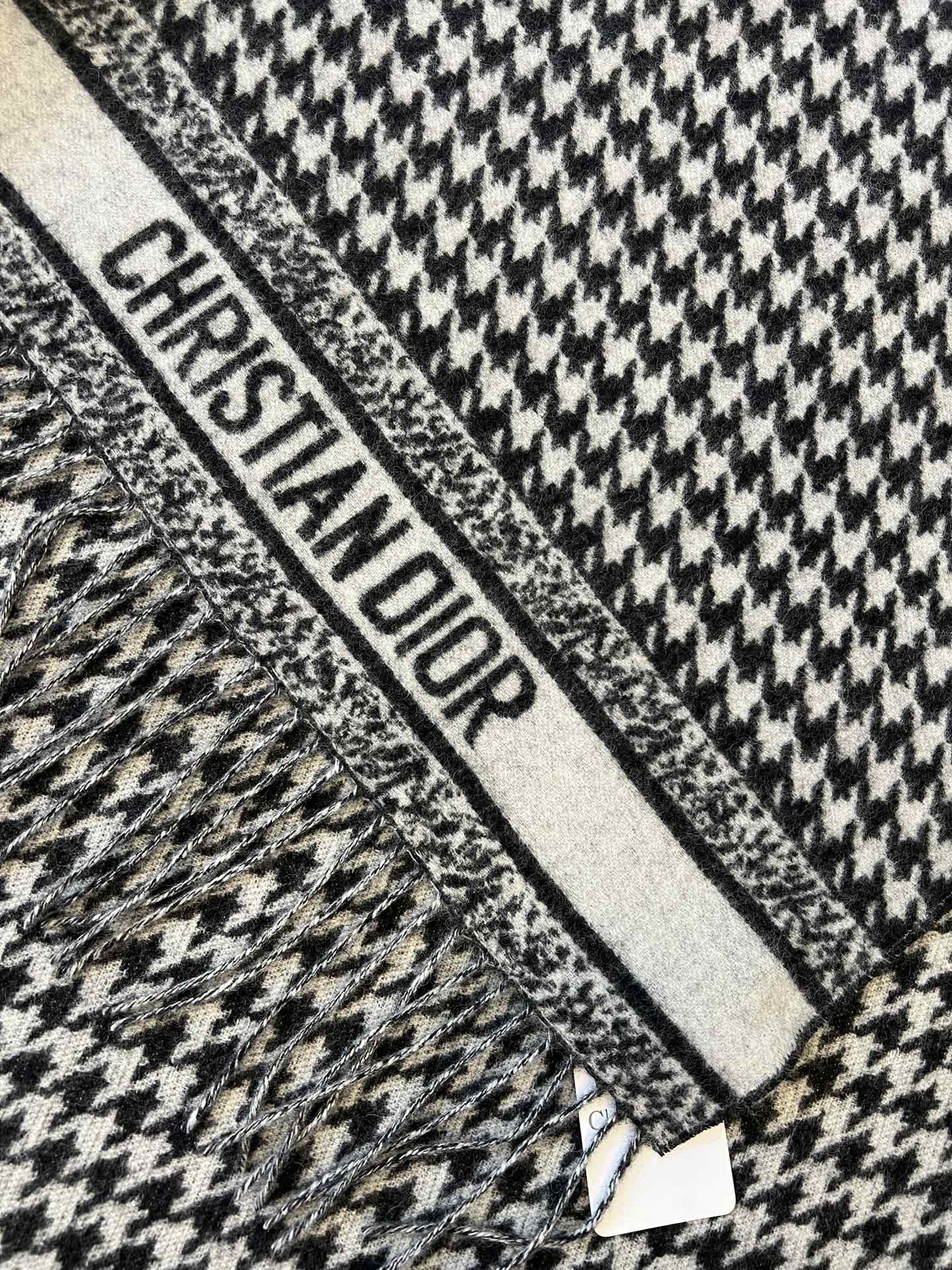 DIOR SCARF 200 CM IN CASHMERE 667143