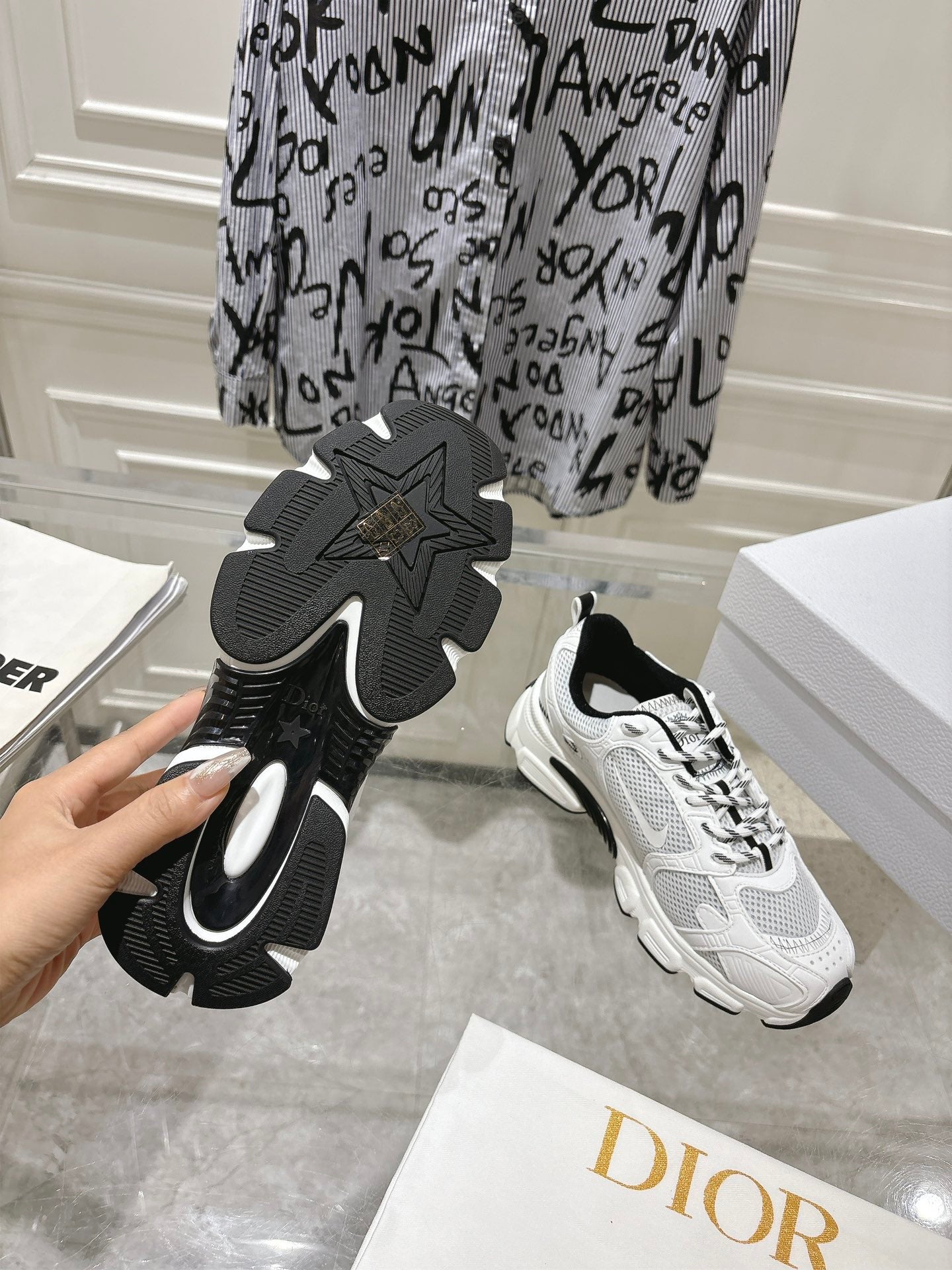 DIOR 25S CHRONO SNEAKER 45MM IN MESH WITH WHITE AND BLACK CALFSKIN