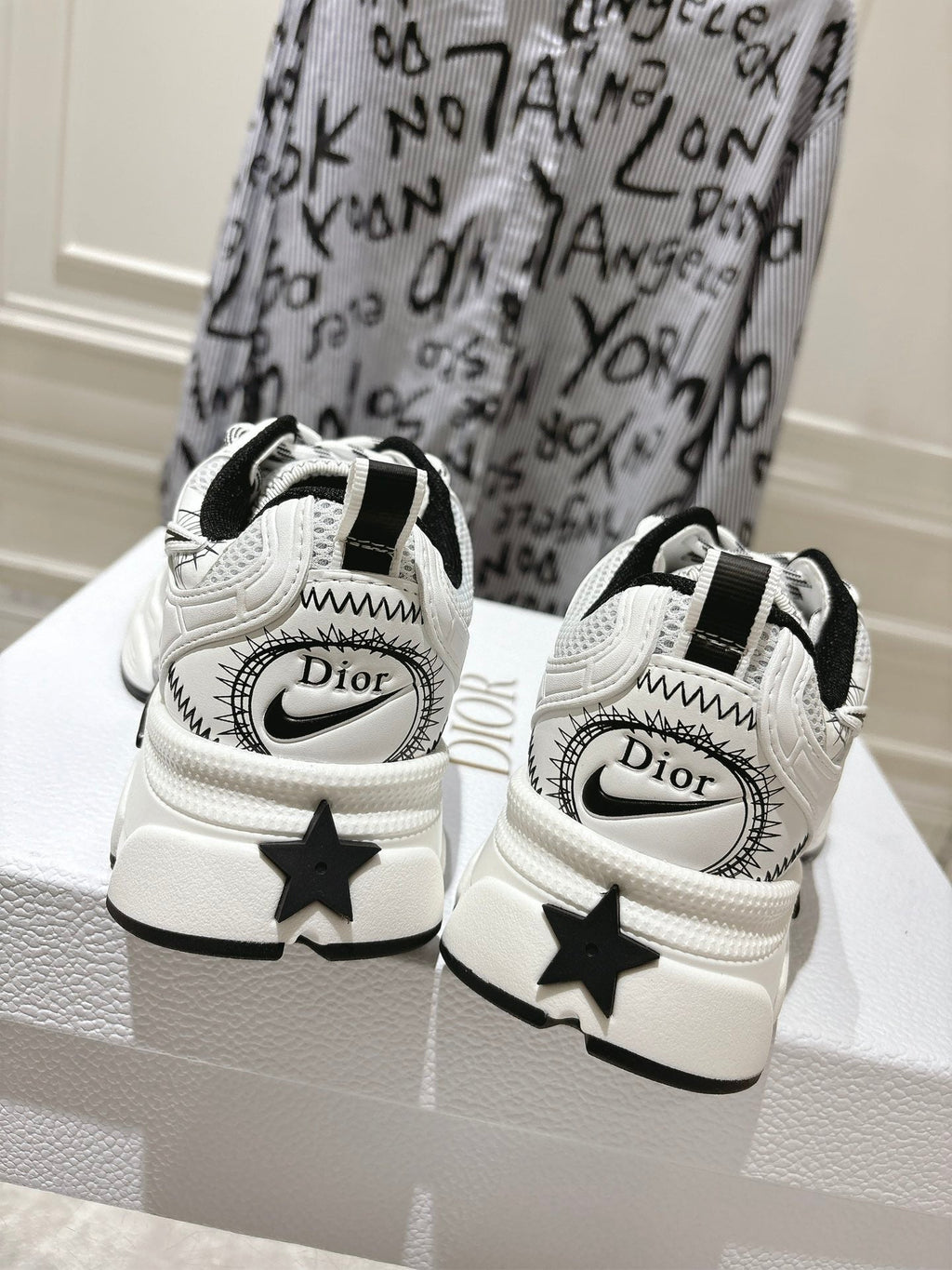 DIOR 25S CHRONO SNEAKER 45MM IN MESH WITH WHITE AND BLACK CALFSKIN