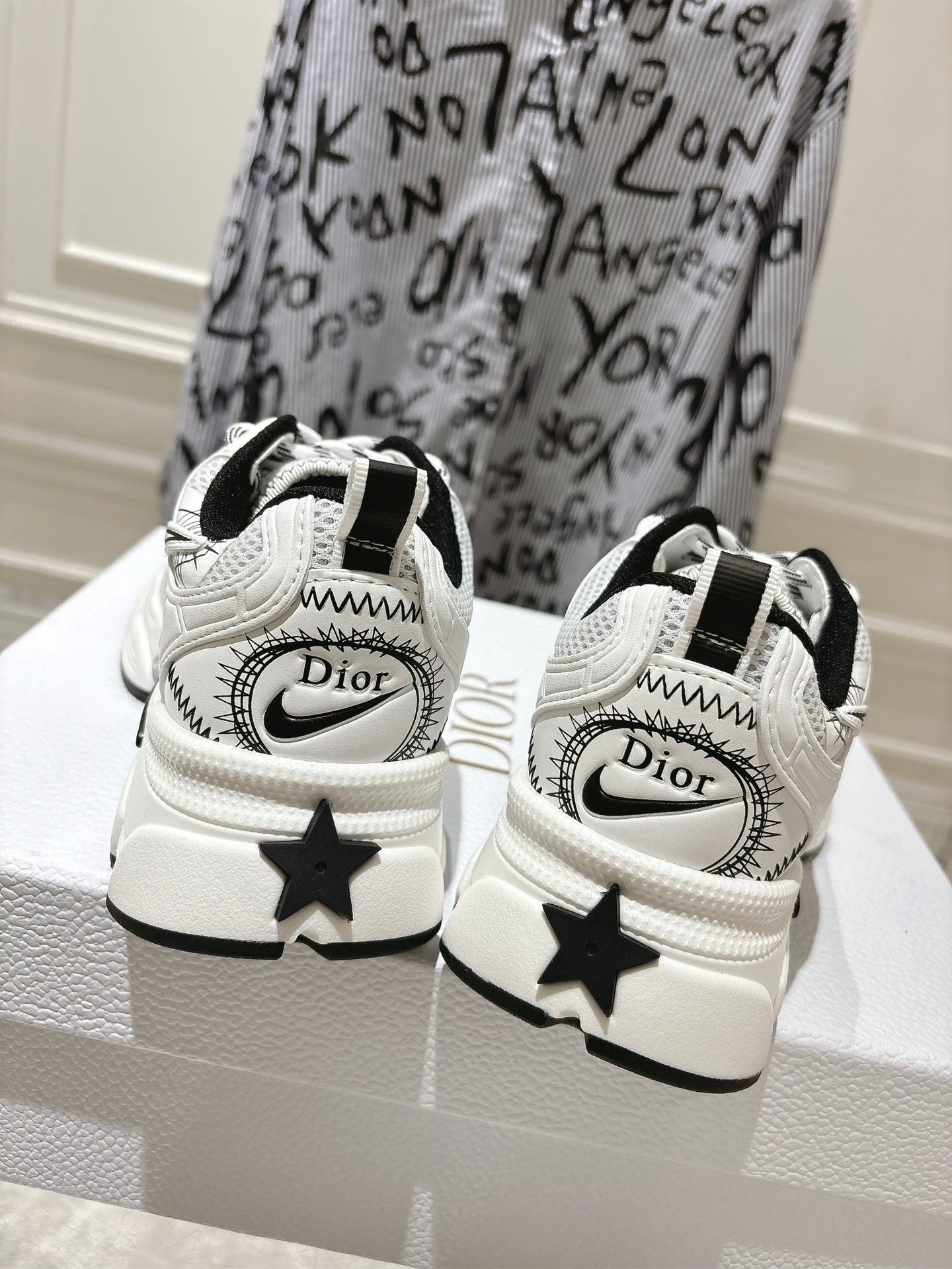 DIOR 25S CHRONO SNEAKER 45MM IN MESH WITH WHITE AND BLACK CALFSKIN