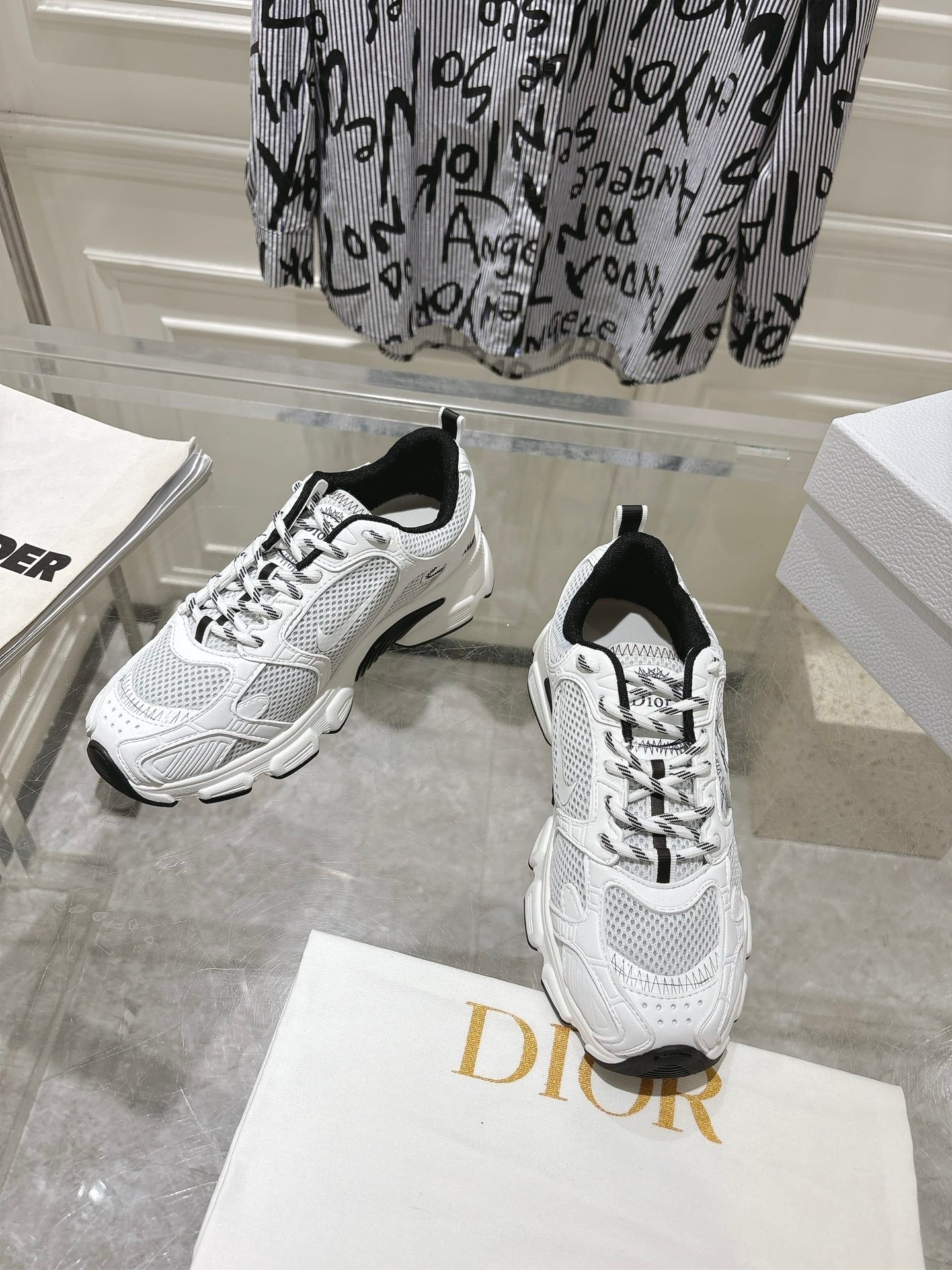 DIOR 25S CHRONO SNEAKER 45MM IN MESH WITH WHITE AND BLACK CALFSKIN