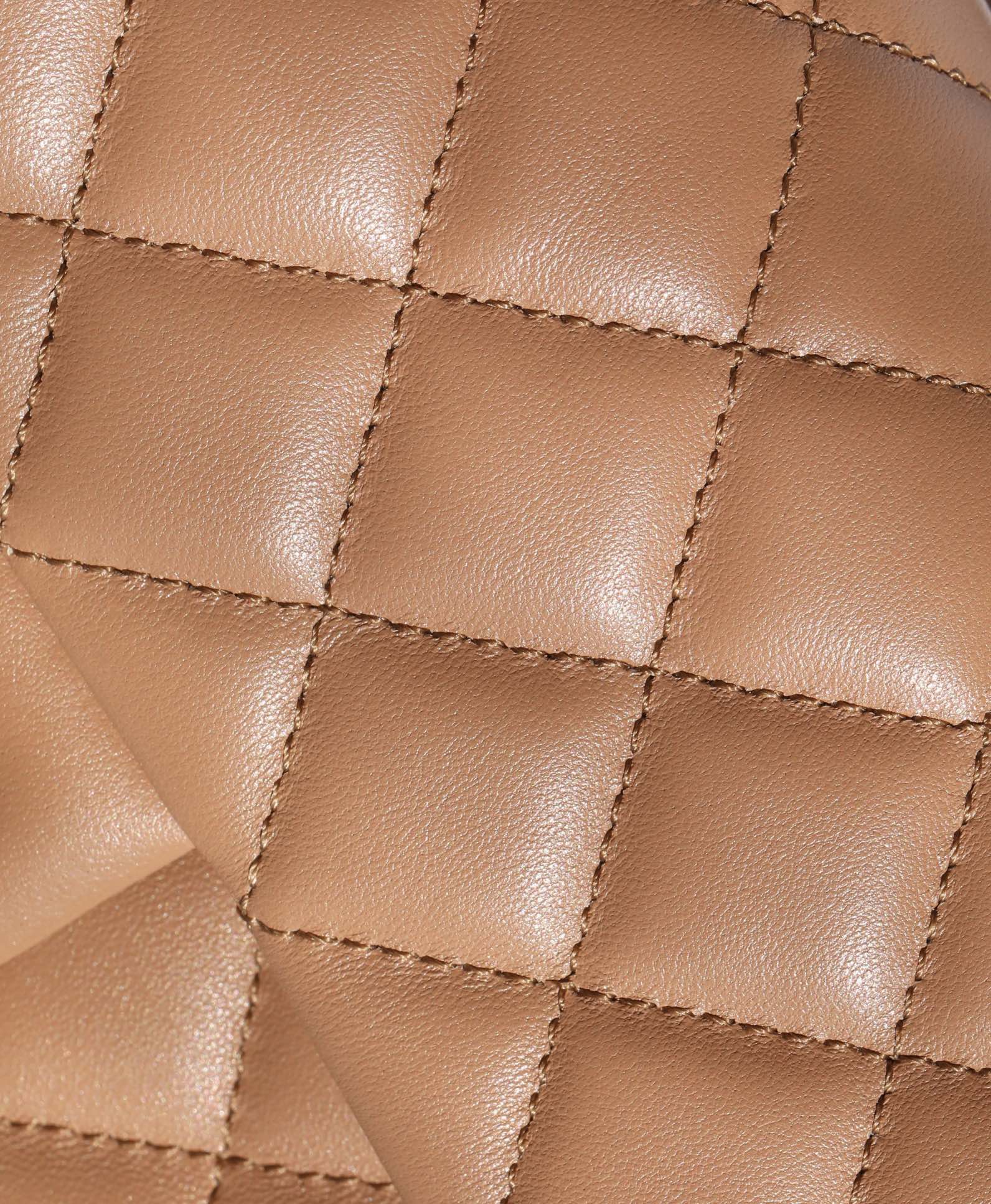 CHANEL 25S FLAP BAG 20 CM IN LIGHT BROWN LAMBSKIN WITH GOLD HARDWARE