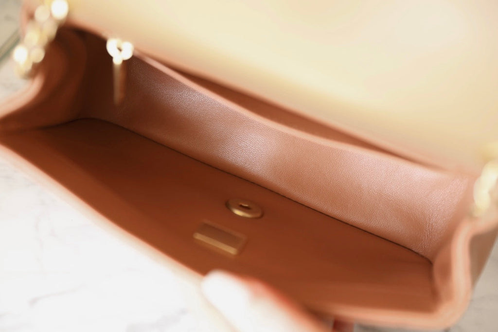 CHANEL 25S FLAP BAG 20 CM IN LIGHT BROWN LAMBSKIN WITH GOLD HARDWARE