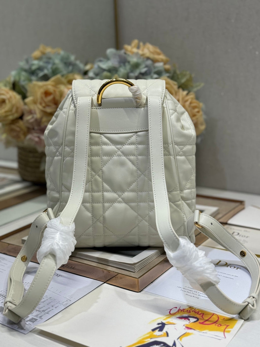 MEDIUM CARO BACKPACK 27 IN WHITE MACROCANNAGE LAMBSKIN