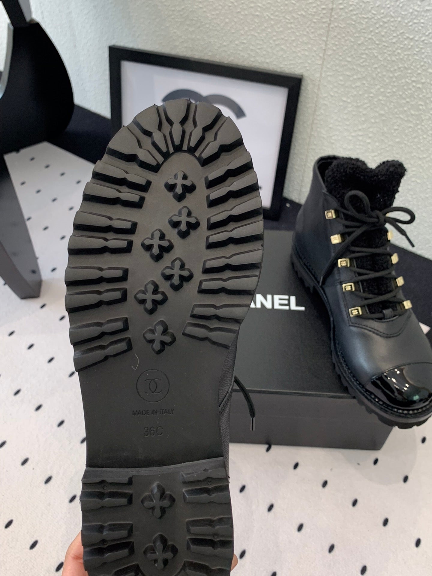 ANKLE BOOTS IN BLACK CALFSKIN 971629