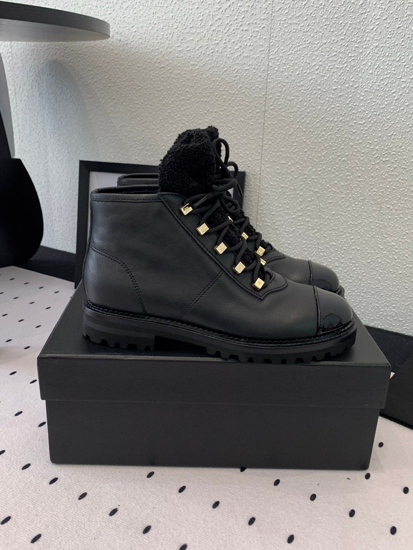 ANKLE BOOTS IN BLACK CALFSKIN 971629