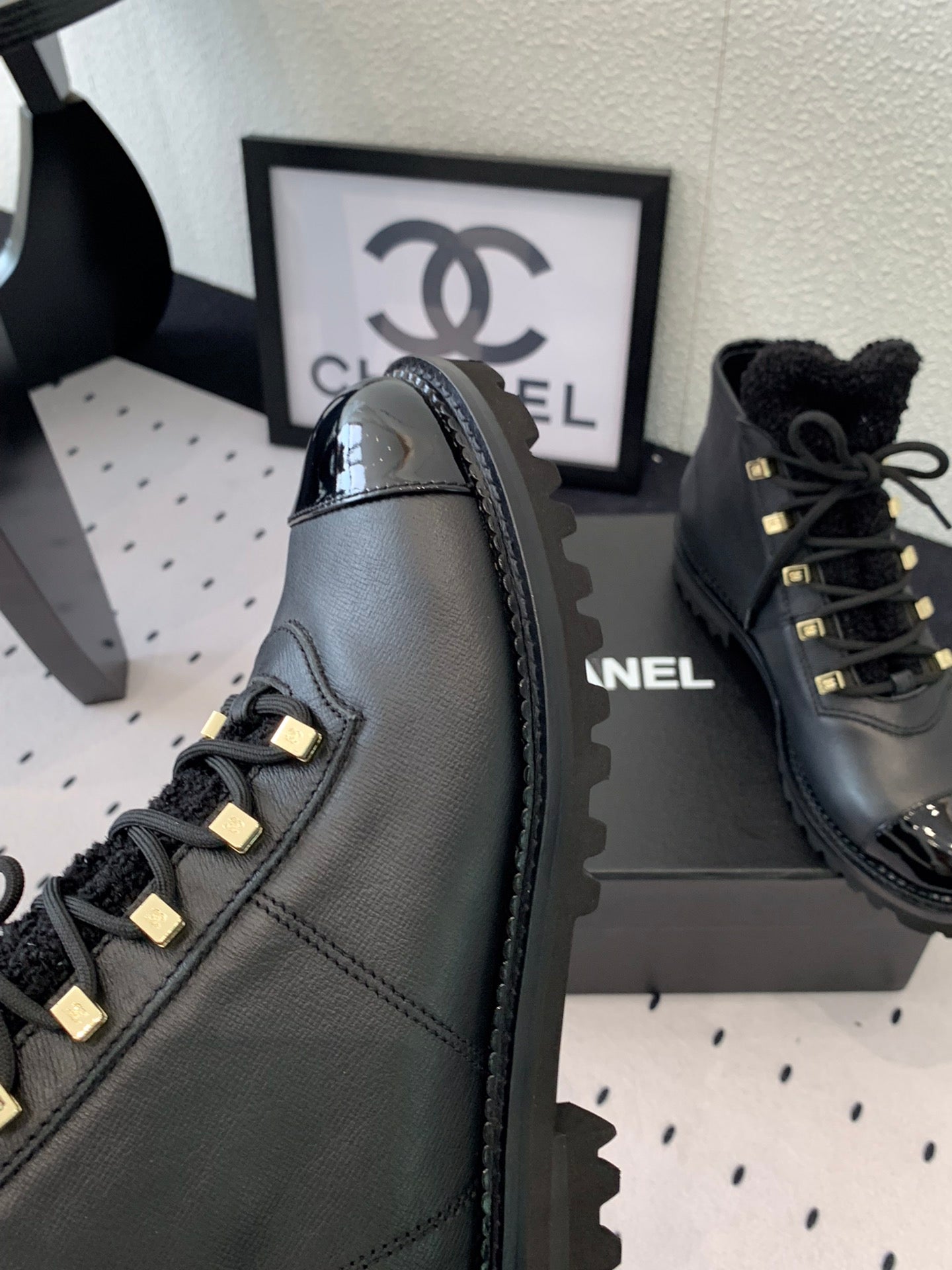 ANKLE BOOTS IN BLACK CALFSKIN 971629