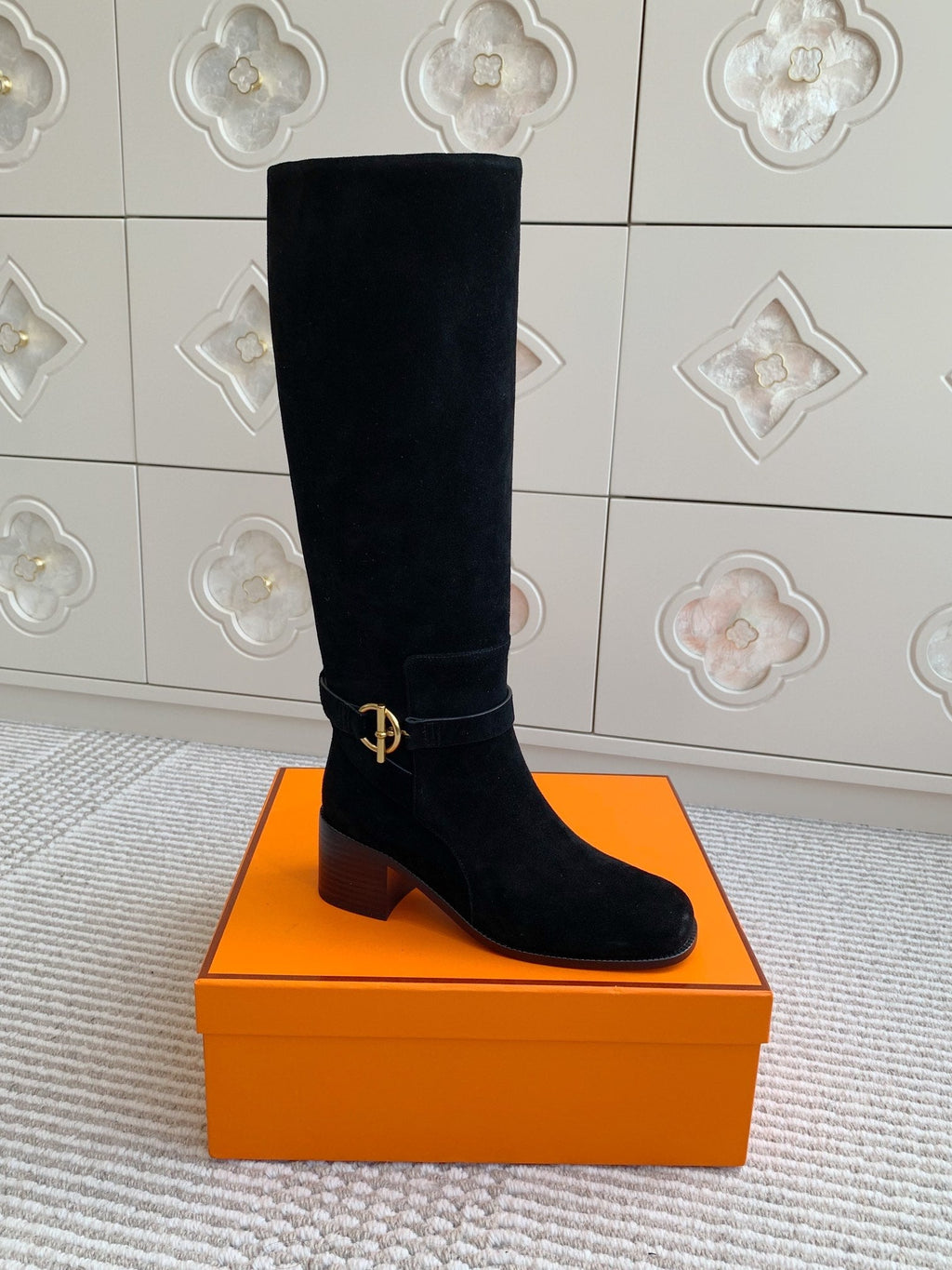 HM 25S TALL BOOTS 50 MM IN BLACK SUEDE WITH GOLD HARDWARE