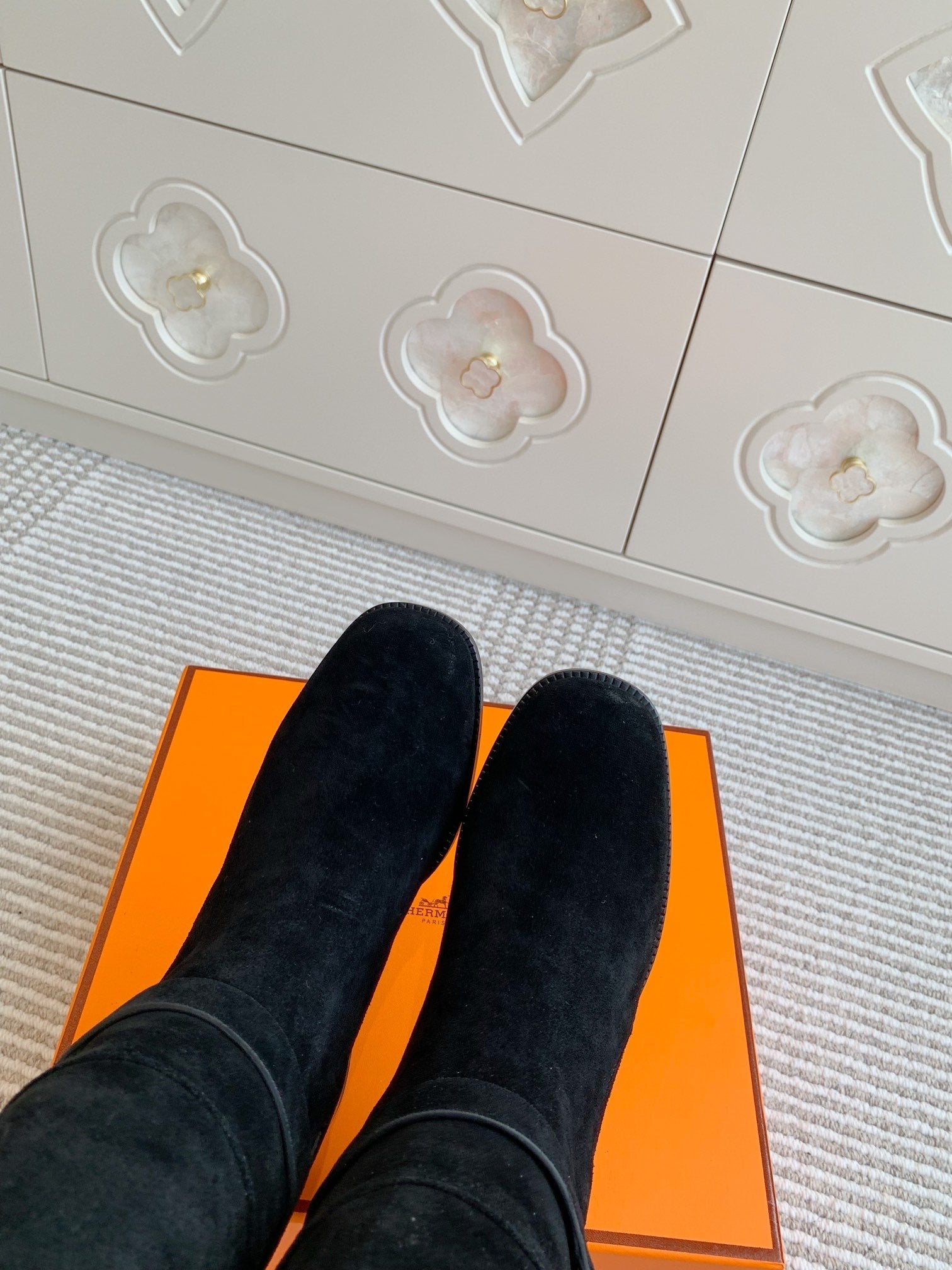 HM 25S TALL BOOTS 50 MM IN BLACK SUEDE WITH GOLD HARDWARE