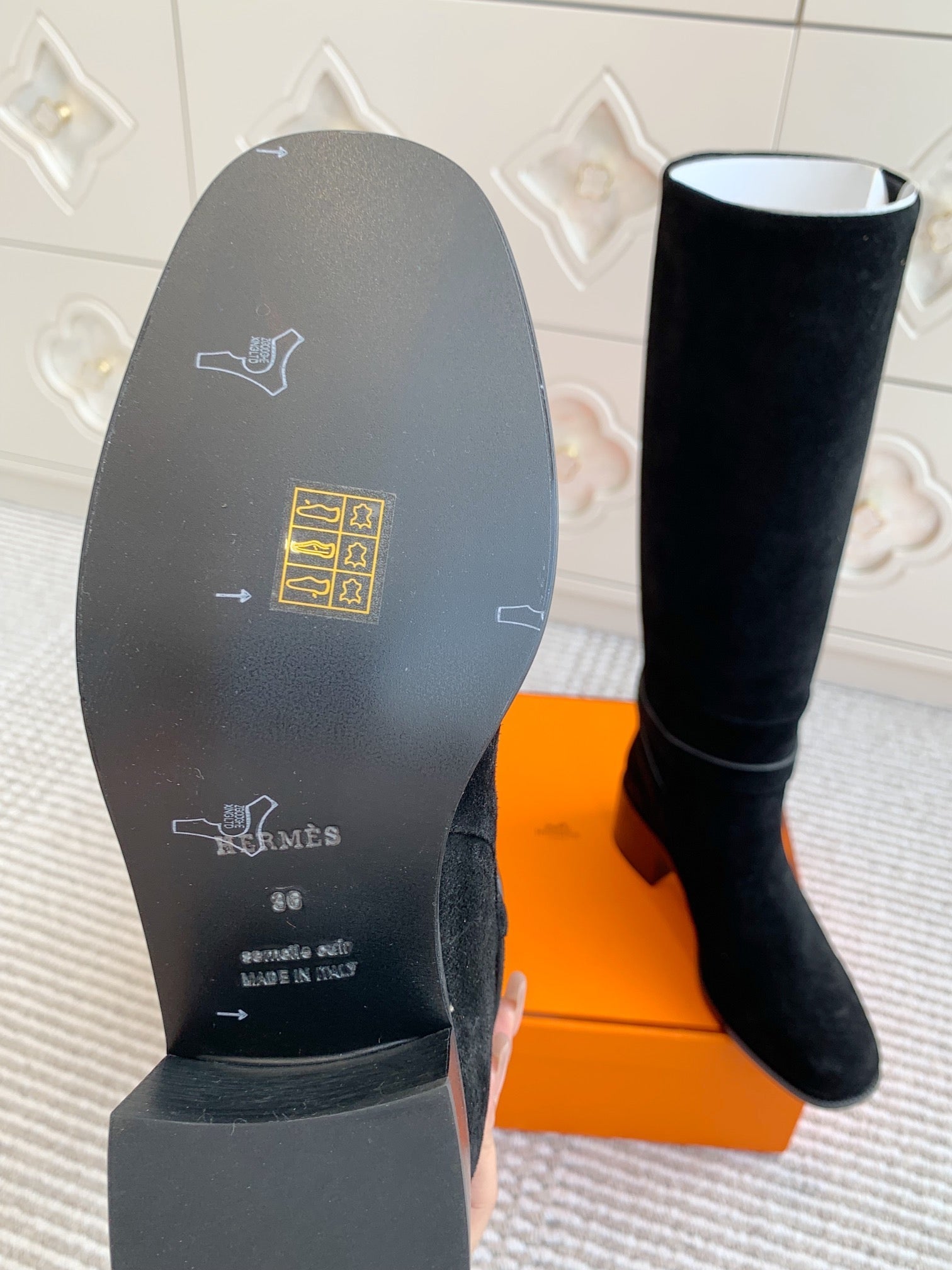 HM 25S TALL BOOTS 50 MM IN BLACK SUEDE WITH GOLD HARDWARE