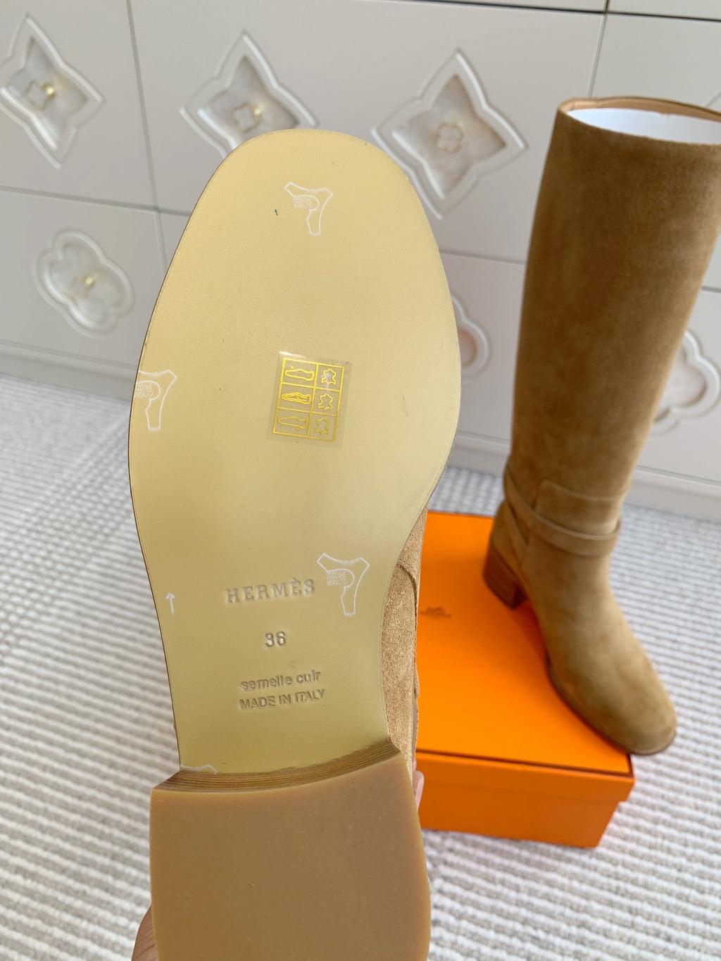 HM 25S TALL BOOTS 50 MM IN BROWN SUEDE WITH GOLD HARDWARE