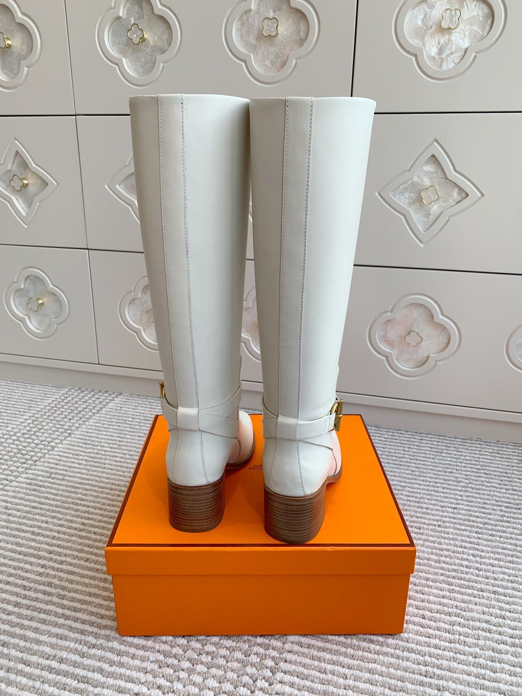 HM 25S TALL BOOTS 50 MM IN WHITE CALFSKIN WITH GOLD HARDWARE