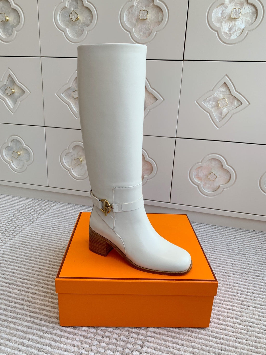 HM 25S TALL BOOTS 50 MM IN WHITE CALFSKIN WITH GOLD HARDWARE