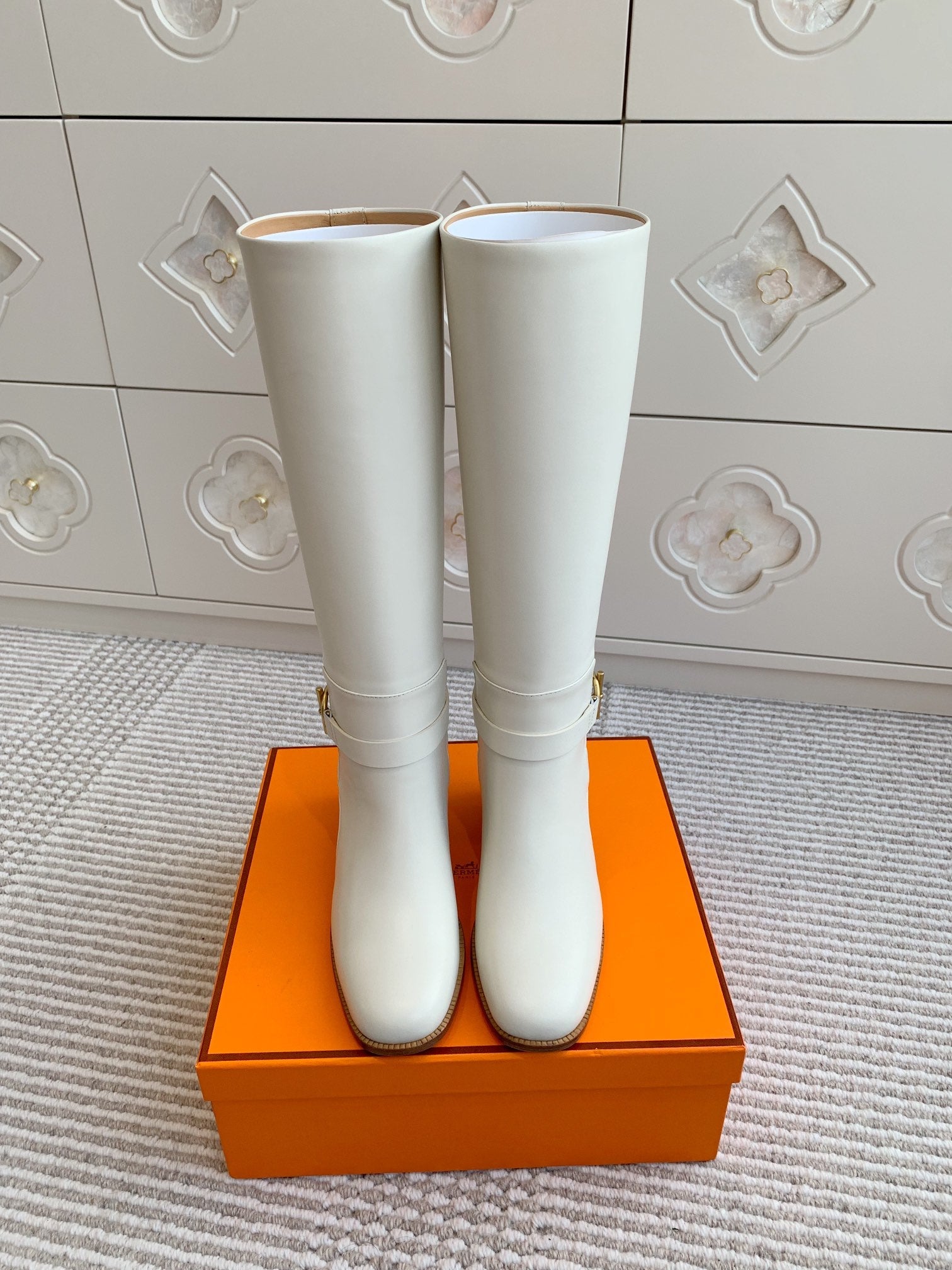 HM 25S TALL BOOTS 50 MM IN WHITE CALFSKIN WITH GOLD HARDWARE