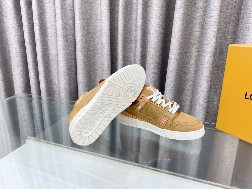 LV MAXI TRAINER IN CIDER BROWN SUEDE
