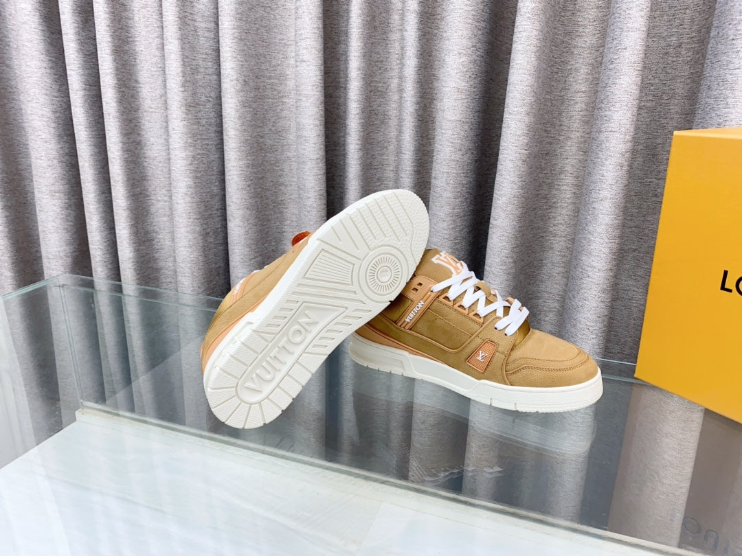 LV MAXI TRAINER IN CIDER BROWN SUEDE