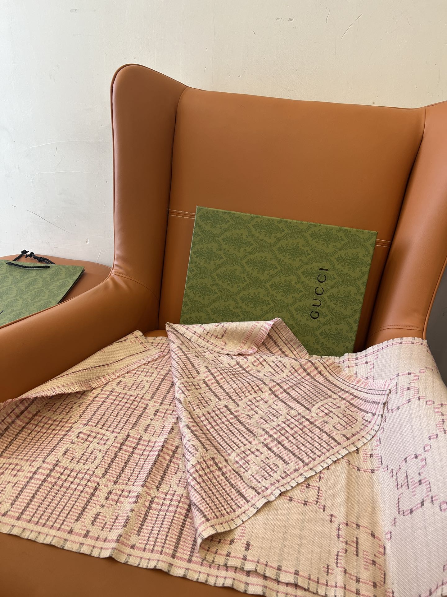 GUCCI 25S SCARF 180 IN WOOL 636369