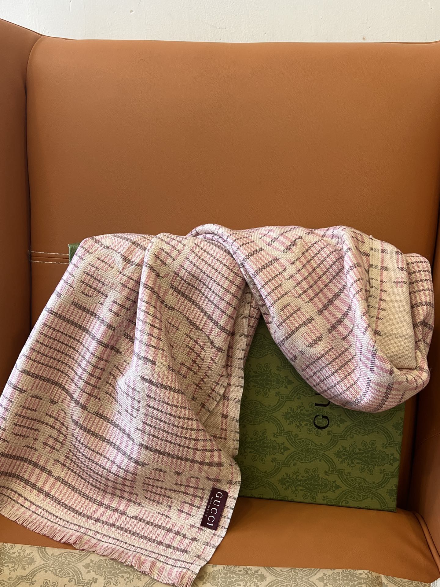 GUCCI 25S SCARF 180 IN WOOL 636369