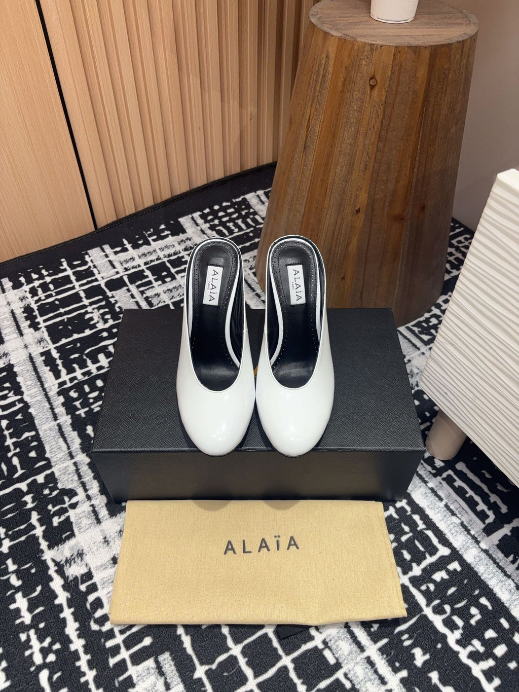 HIGH-HEEL 10 CM MULES IN WHITE PATENT CALFSKIN
