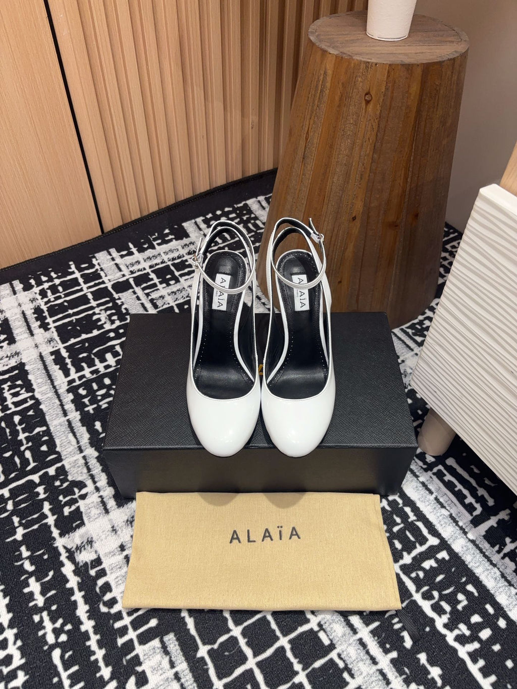 SLINGBACK HEEL 10 CM IN WHITE PATENT CALFSKIN