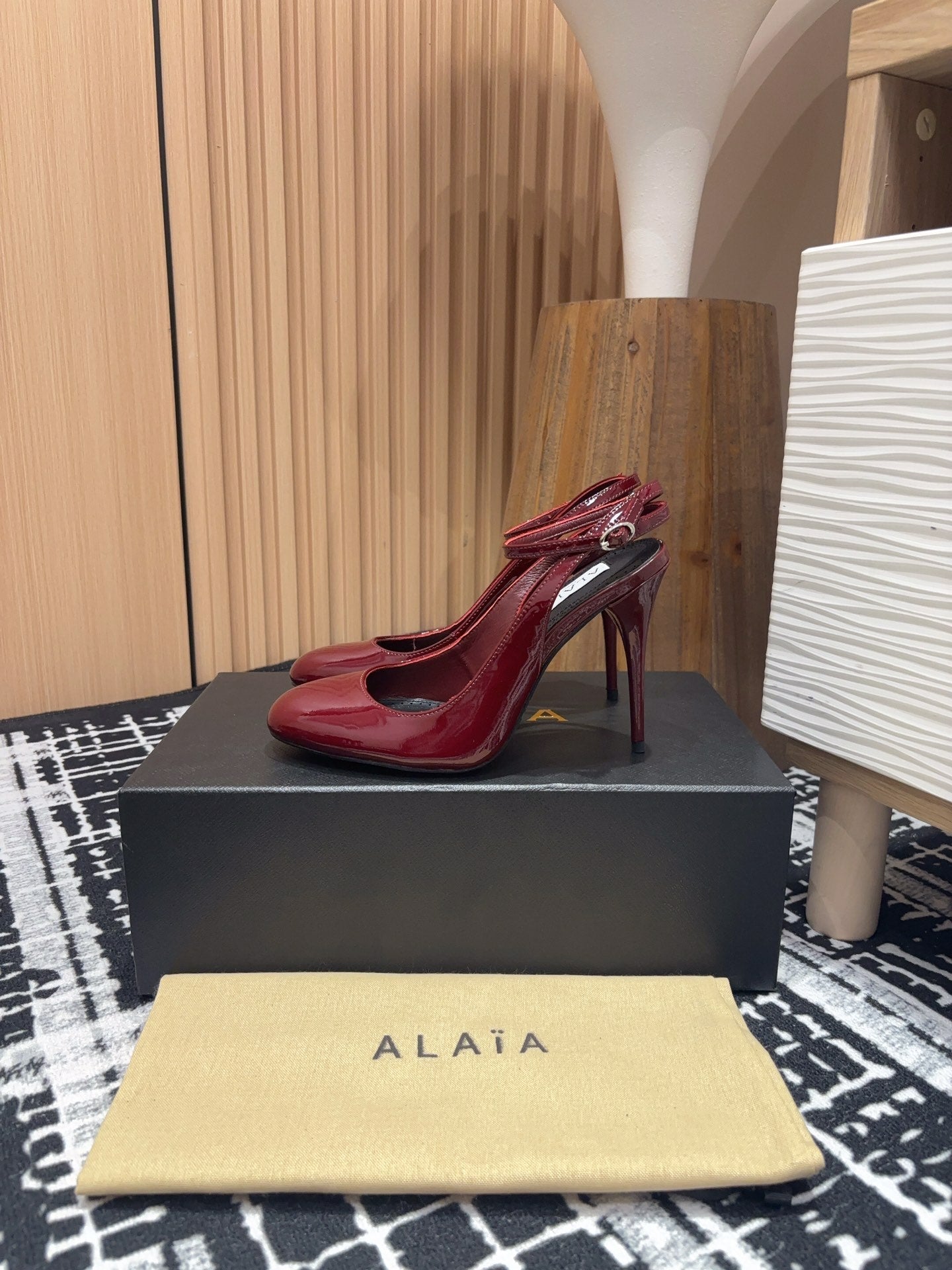 SLINGBACK HEEL 10 CM IN BERRY RED PATENT CALFSKIN