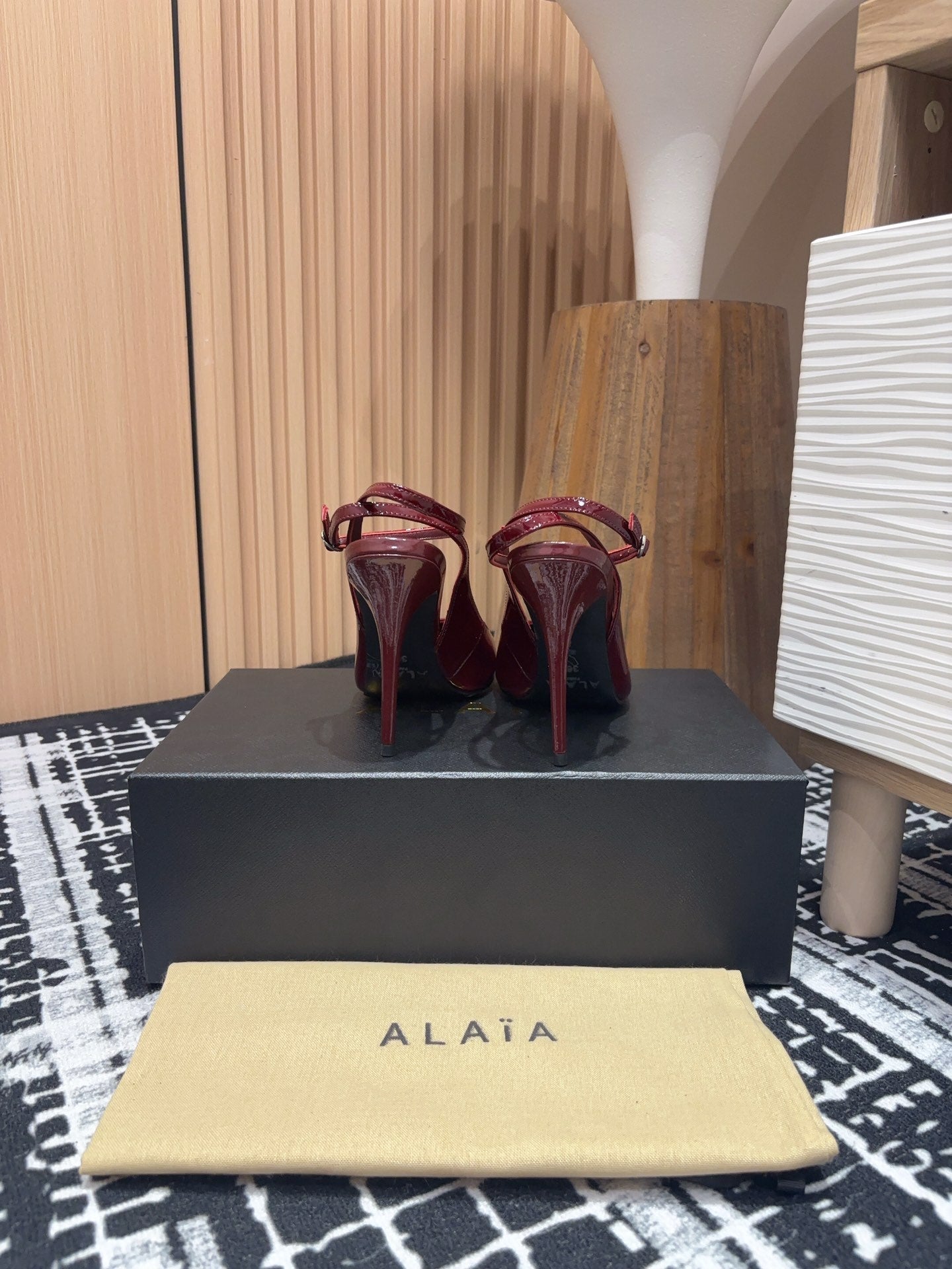 SLINGBACK HEEL 10 CM IN BERRY RED PATENT CALFSKIN