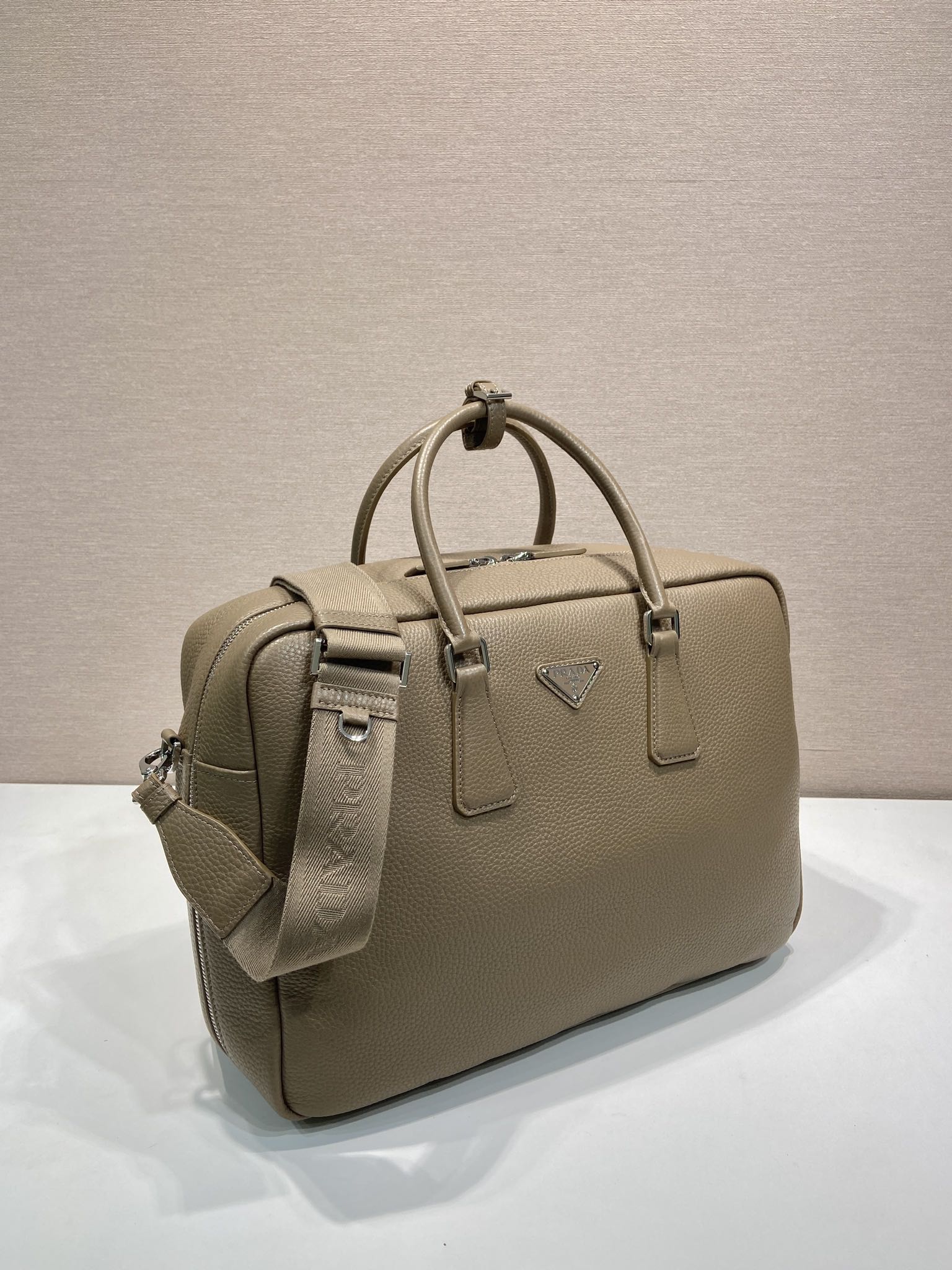 BRIEFCASE 40 IN DRIED MOSS GRAINED CALFSKIN
