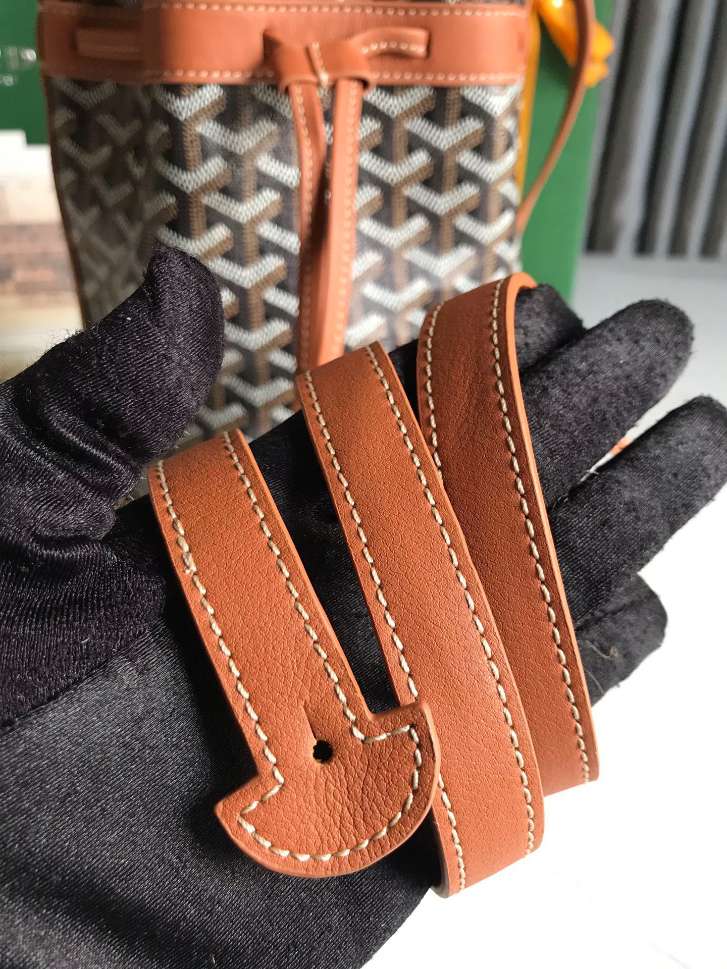 PETIT FLOT BUCKET BAG 22 IN BLACK GOYARDINE CANVAS AND TAN LAMBSKIN TRIM